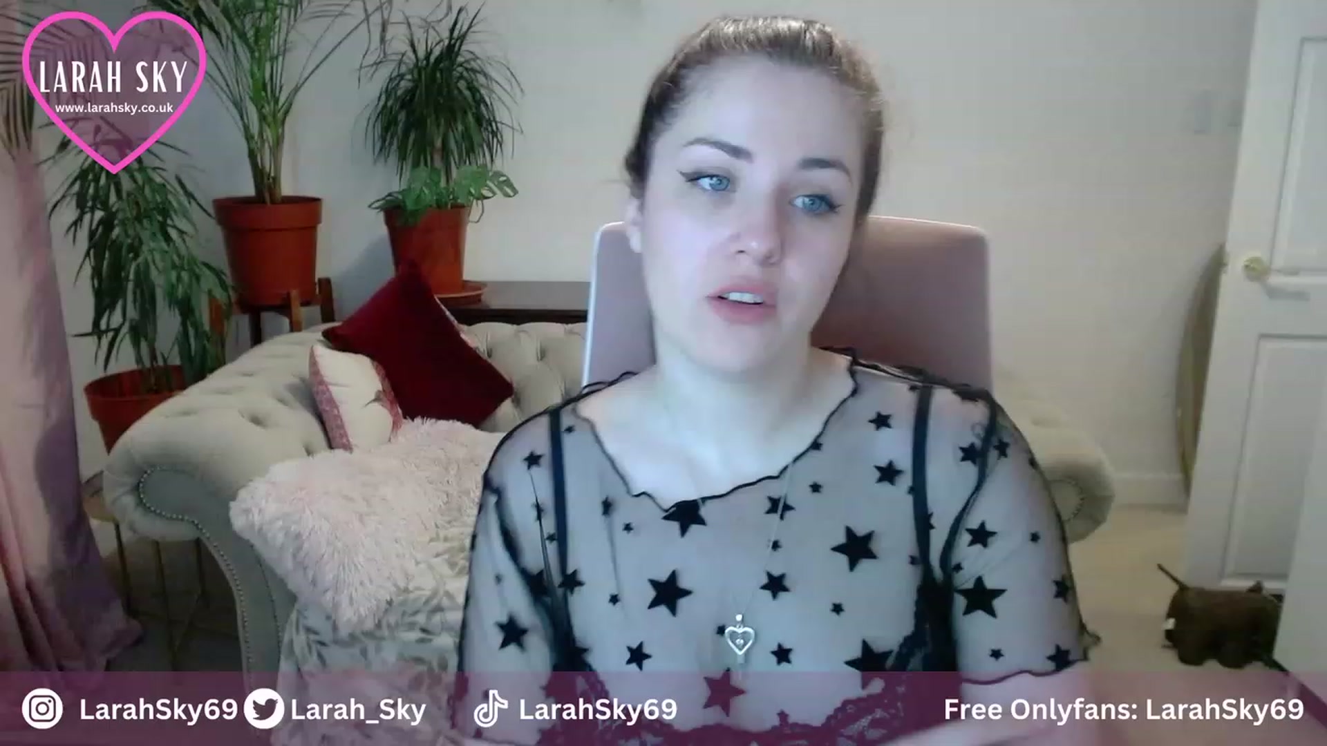 Gallery image thumbnail from Larah_Sky's myfreecams stream on, 10/19/2023, 20:43 image 2 of 20