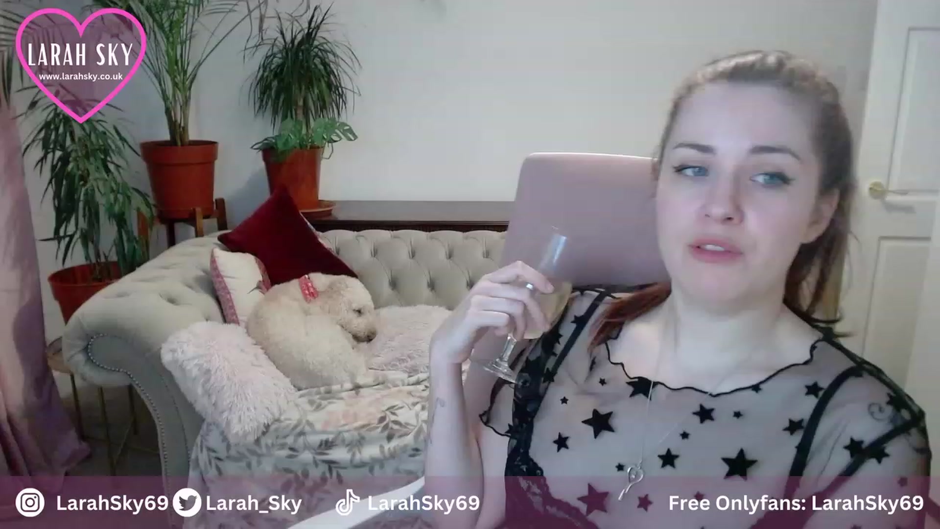 Gallery image thumbnail from Larah_Sky's myfreecams stream on, 10/19/2023, 20:43 image 16 of 20