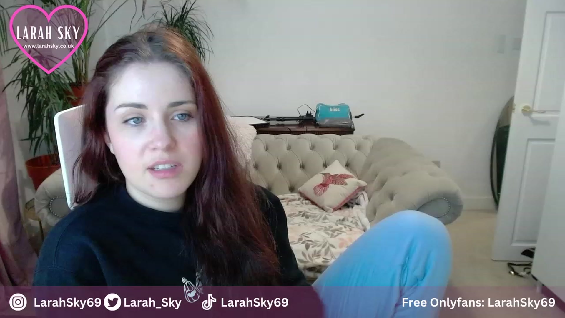 Gallery image thumbnail from Larah_Sky's myfreecams stream on, 10/25/2023, 21:32 image 2 of 20
