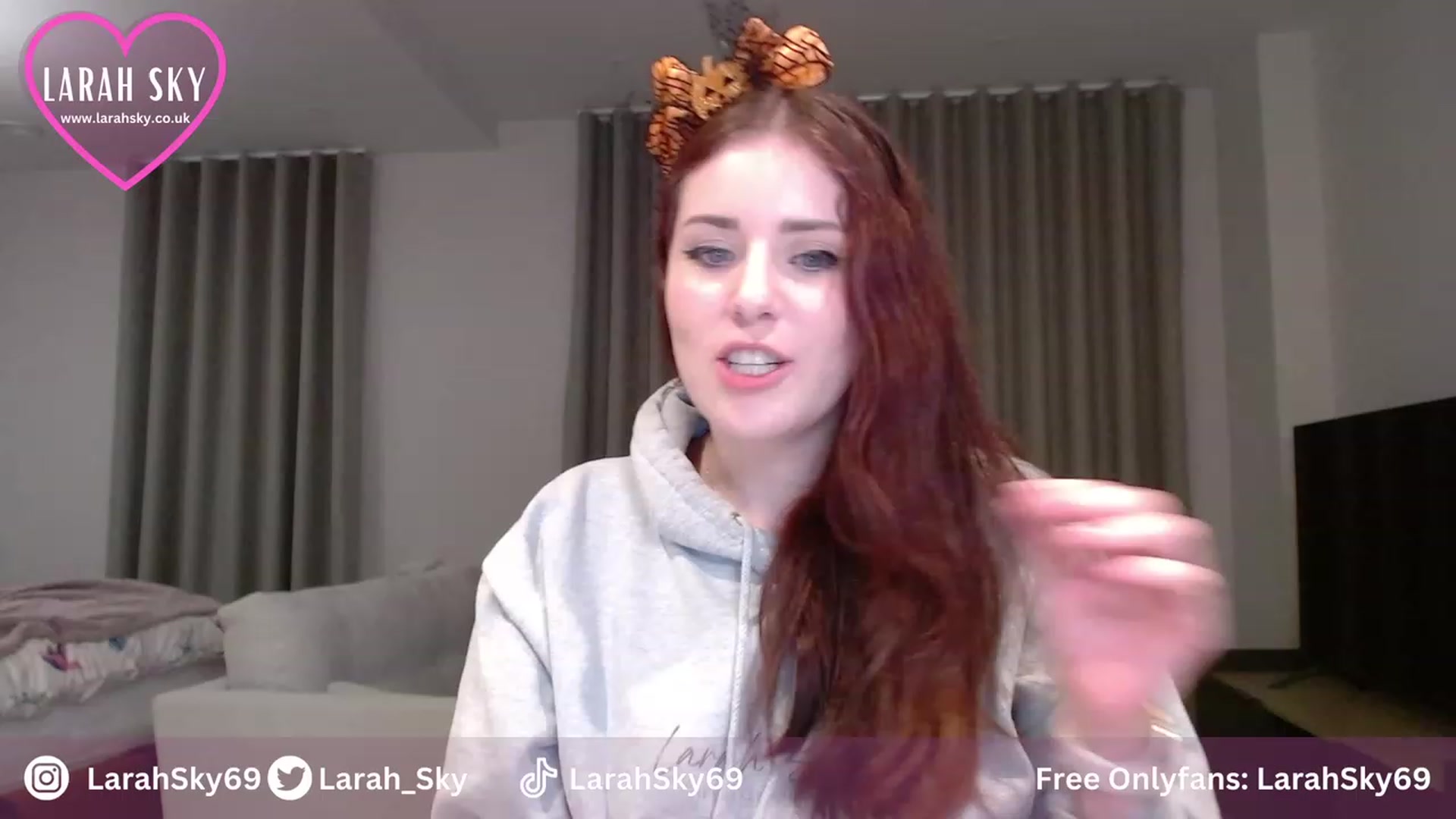 Gallery image thumbnail from Larah_Sky's myfreecams stream on, 10/29/2023, 21:29 image 7 of 20