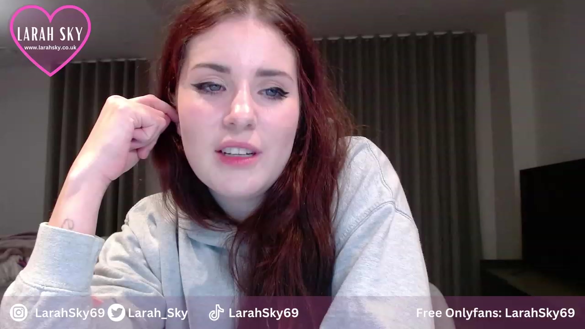 Gallery image thumbnail from Larah_Sky's myfreecams stream on, 10/29/2023, 21:29 image 15 of 20