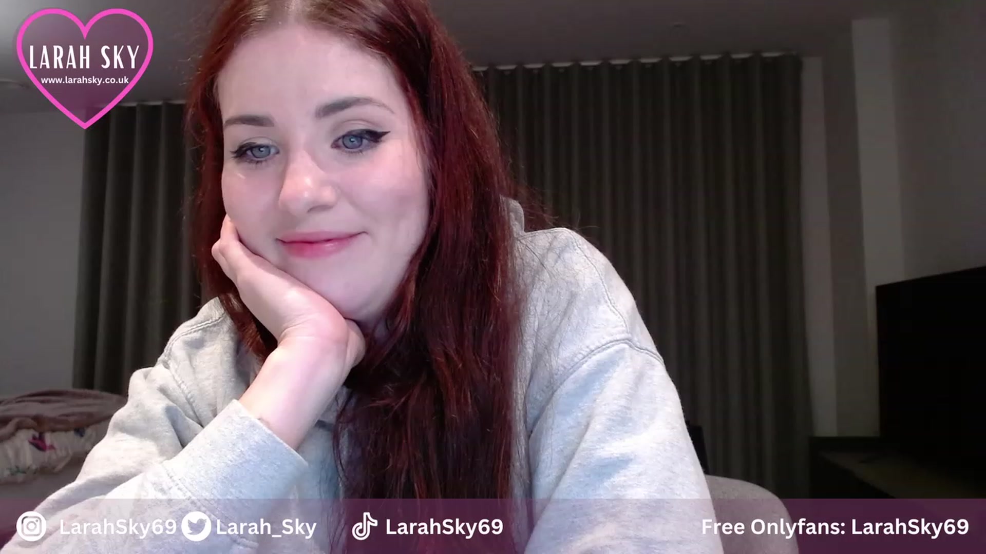 Gallery image thumbnail from Larah_Sky's myfreecams stream on, 10/29/2023, 21:29 image 17 of 20