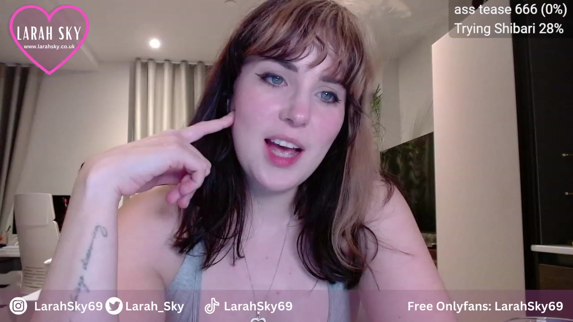 Gallery image thumbnail from Larah_Sky's myfreecams stream on, 11/04/2023, 24:07 image 12 of 20