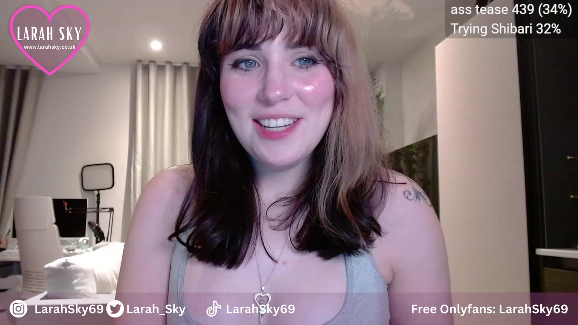 Gallery image thumbnail from Larah_Sky's myfreecams stream on, 11/04/2023, 24:07 image 15 of 20