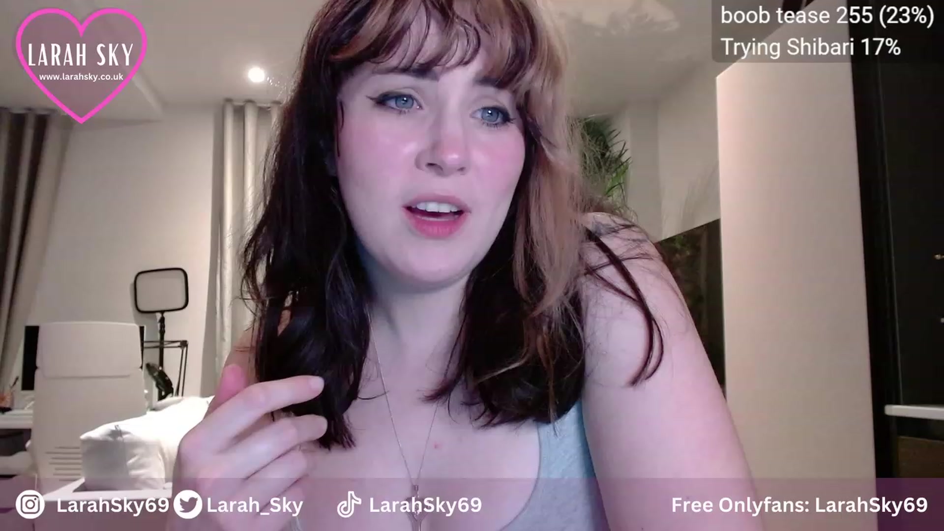 Gallery image thumbnail from Larah_Sky's myfreecams stream on, 11/04/2023, 24:07 image 4 of 20