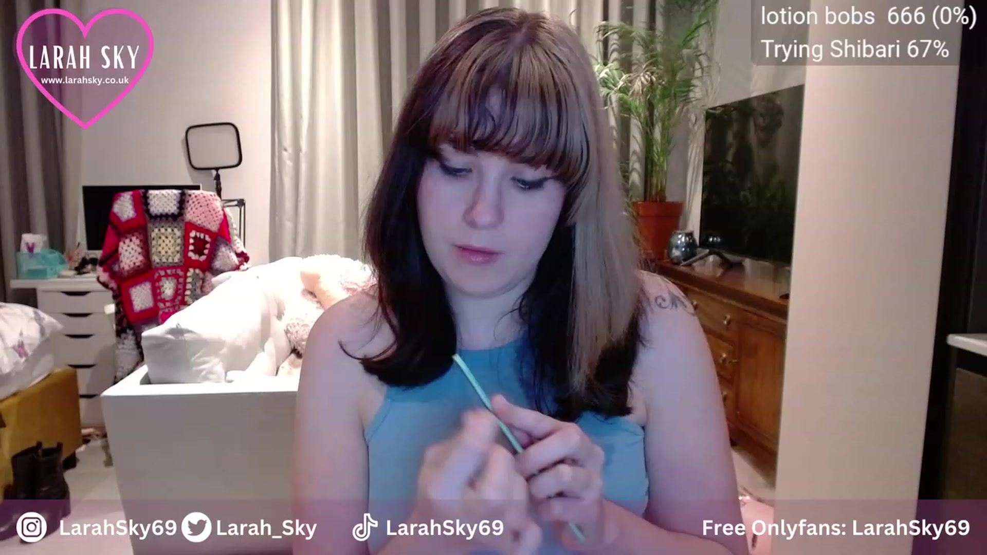 Gallery image thumbnail from Larah_Sky's myfreecams stream on, 11/05/2023, 23:18 image 1 of 20