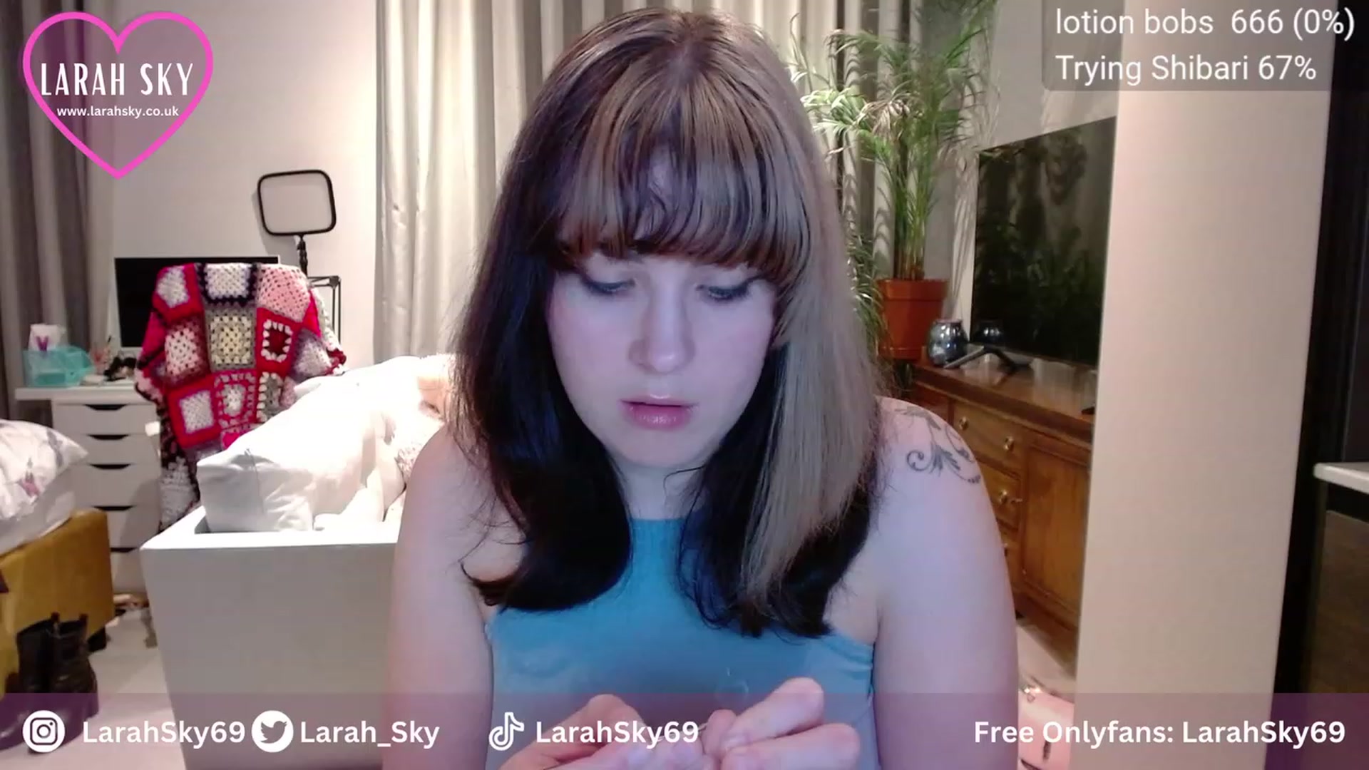 Gallery image thumbnail from Larah_Sky's myfreecams stream on, 11/05/2023, 23:18 image 4 of 20