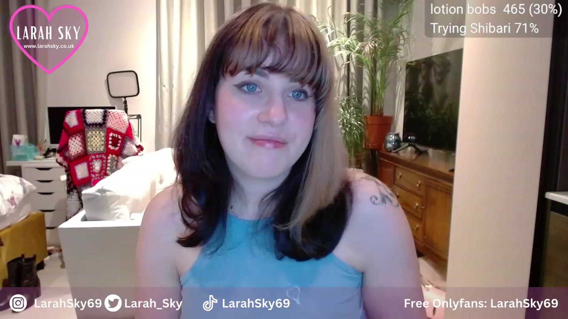 Gallery image thumbnail from Larah_Sky's myfreecams stream on, 11/05/2023, 23:18 image 14 of 20