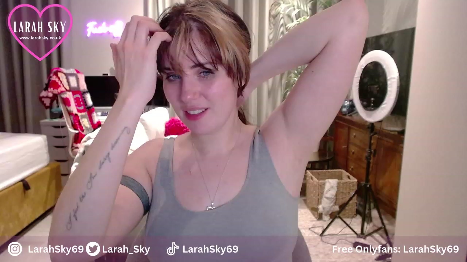 Gallery image thumbnail from Larah_Sky's myfreecams stream on, 11/24/2023, 24:30 image 13 of 20