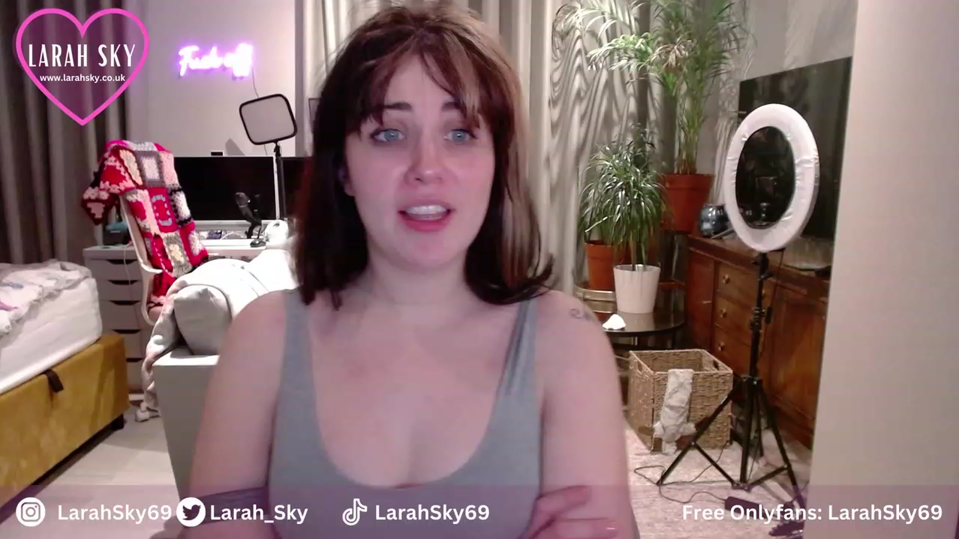 Gallery image thumbnail from Larah_Sky's myfreecams stream on, 11/24/2023, 24:30 image 4 of 20