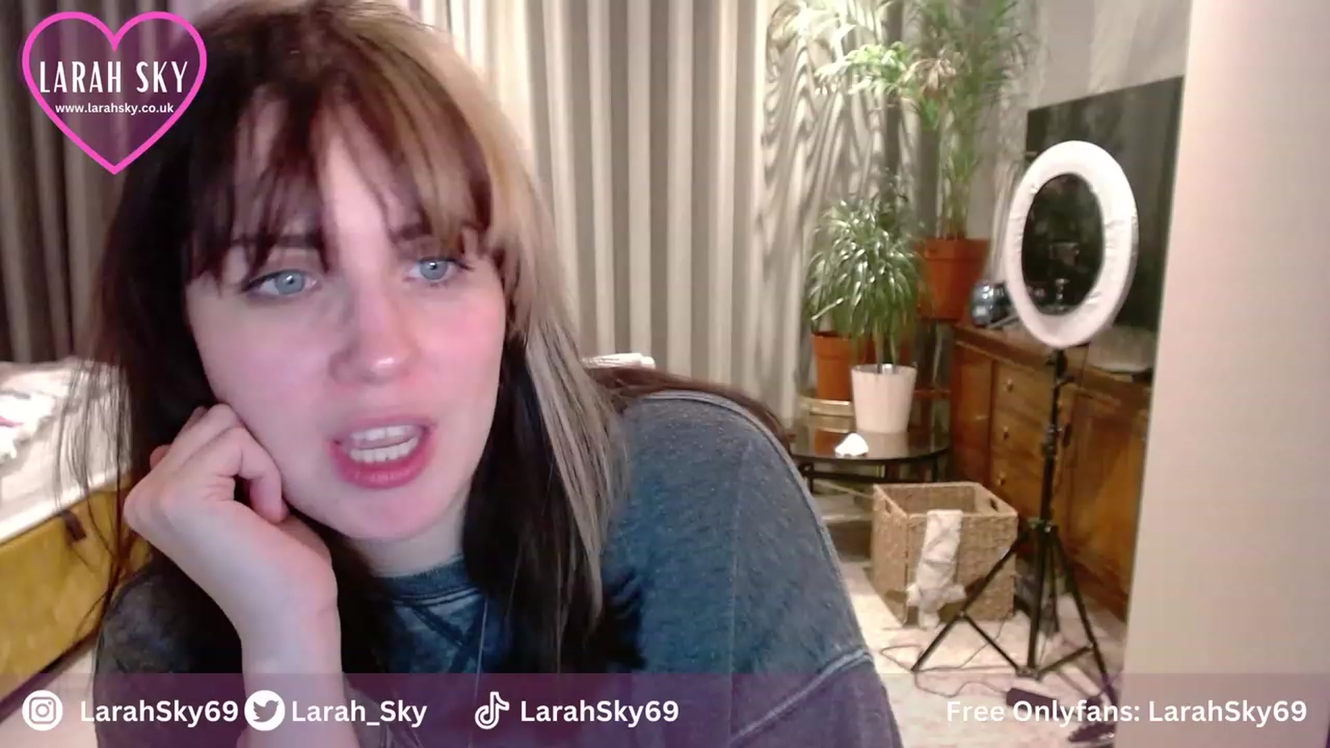 Gallery image thumbnail from Larah_Sky's myfreecams stream on, 11/24/2023, 24:30 image 1 of 20