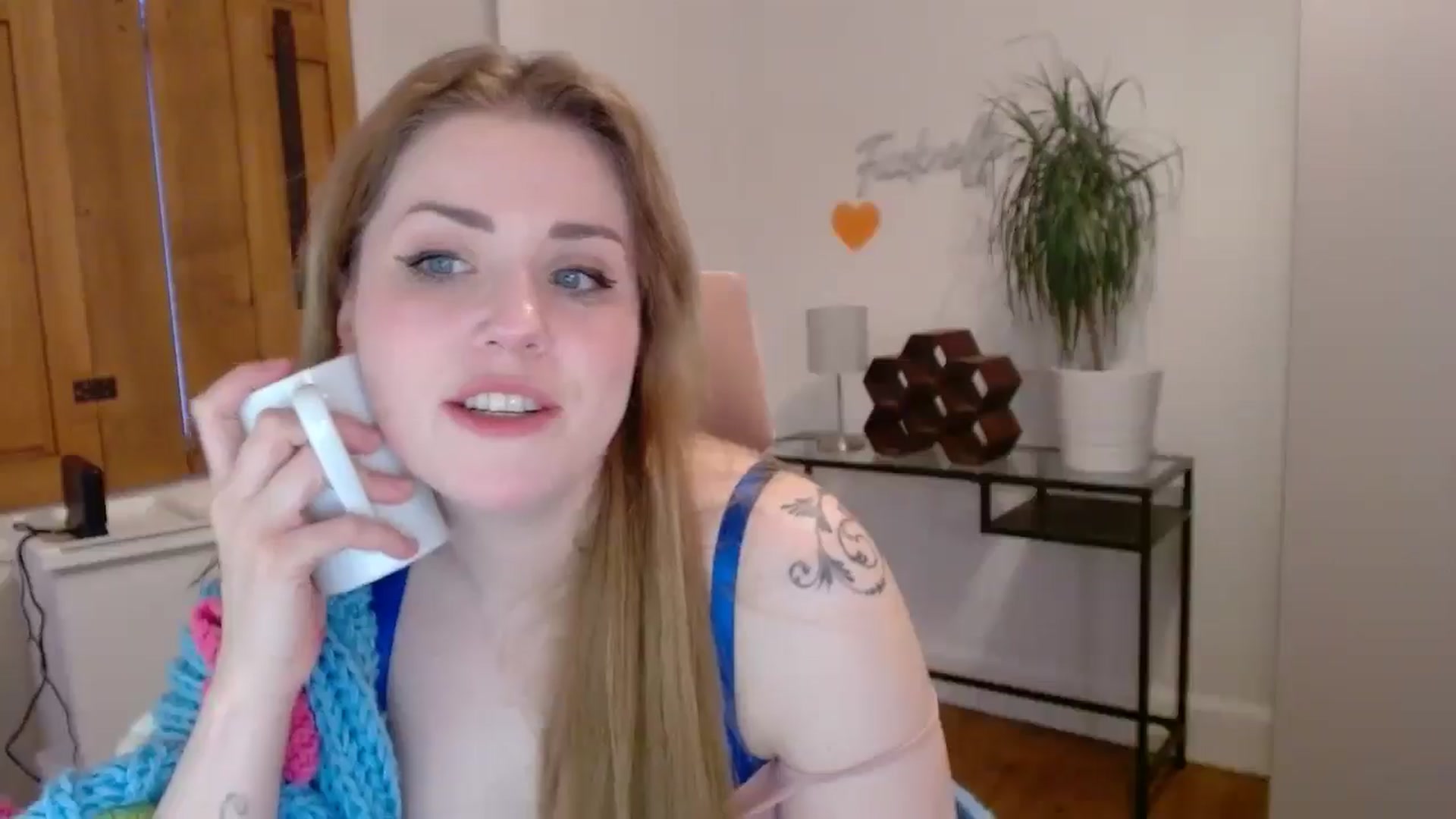 Gallery image thumbnail from Larah_Sky's myfreecams stream on, 06/10/2024, 21:47 image 9 of 20