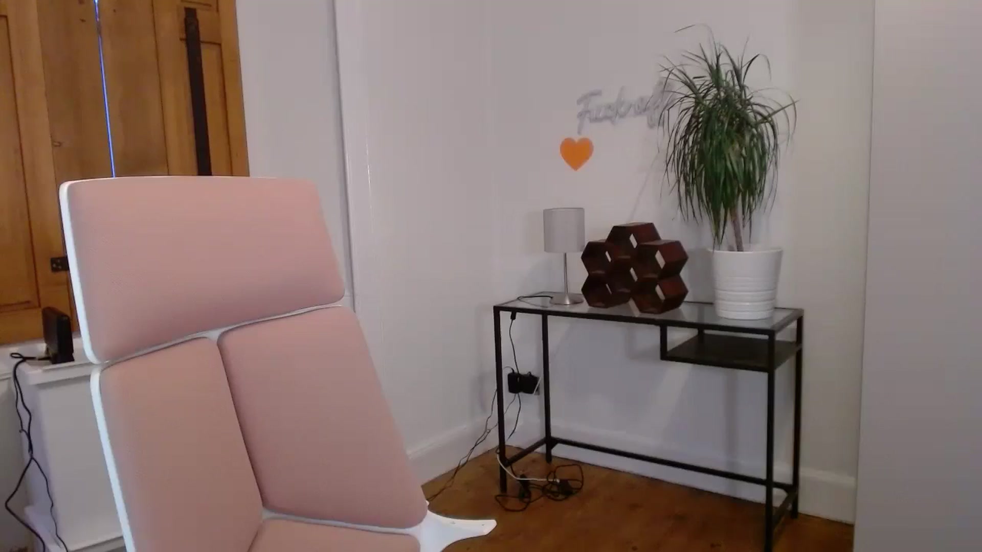 Gallery image thumbnail from Larah_Sky's myfreecams stream on, 06/10/2024, 21:47 image 7 of 20