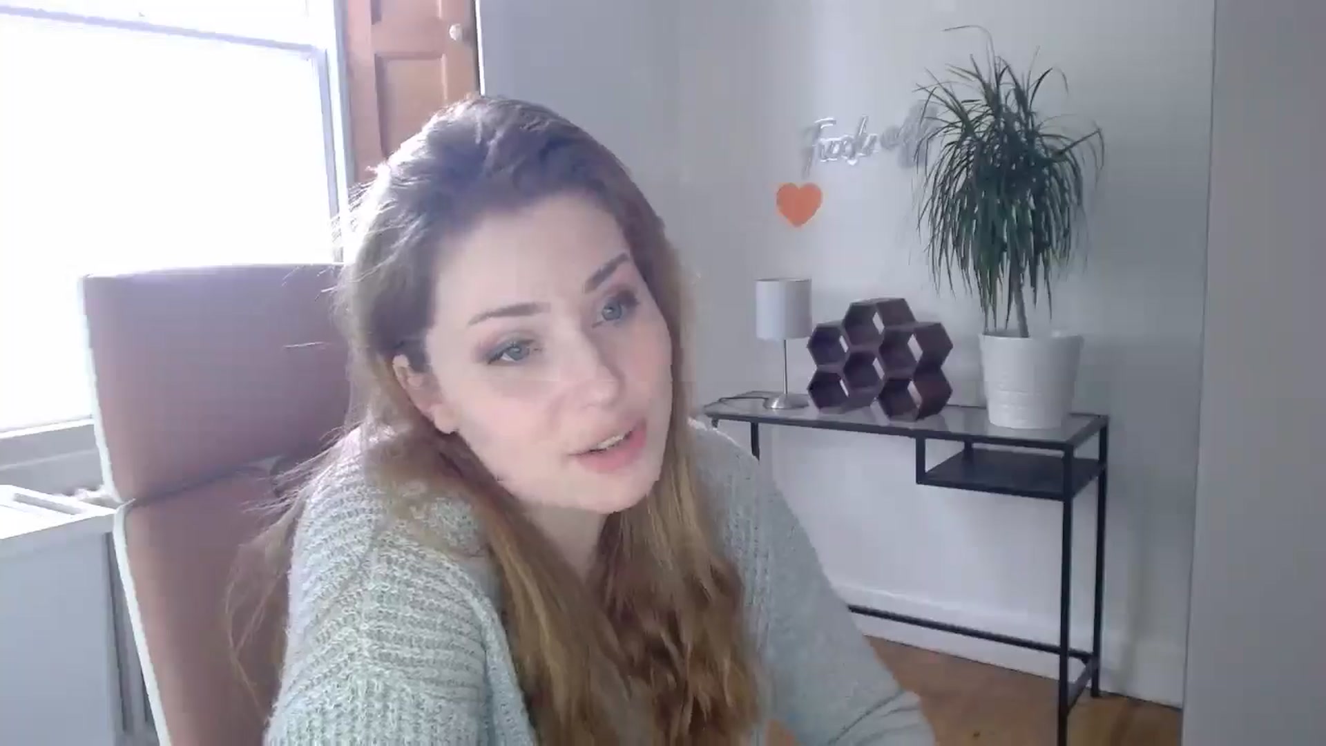 Gallery image thumbnail from Larah_Sky's myfreecams stream on, 06/11/2024, 19:28 image 3 of 20