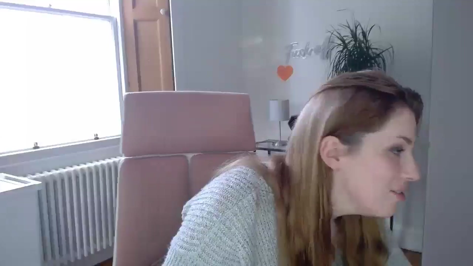 Gallery image thumbnail from Larah_Sky's myfreecams stream on, 06/11/2024, 19:28 image 19 of 20