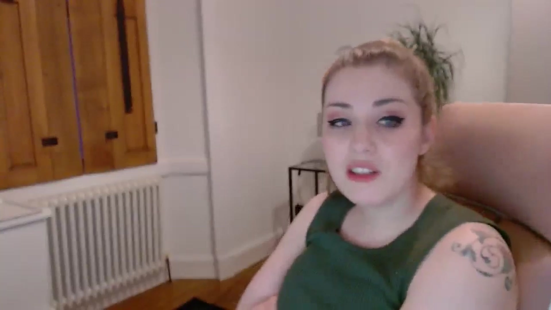 Gallery image thumbnail from Larah_Sky's myfreecams stream on, 06/17/2024, 21:44 image 17 of 20