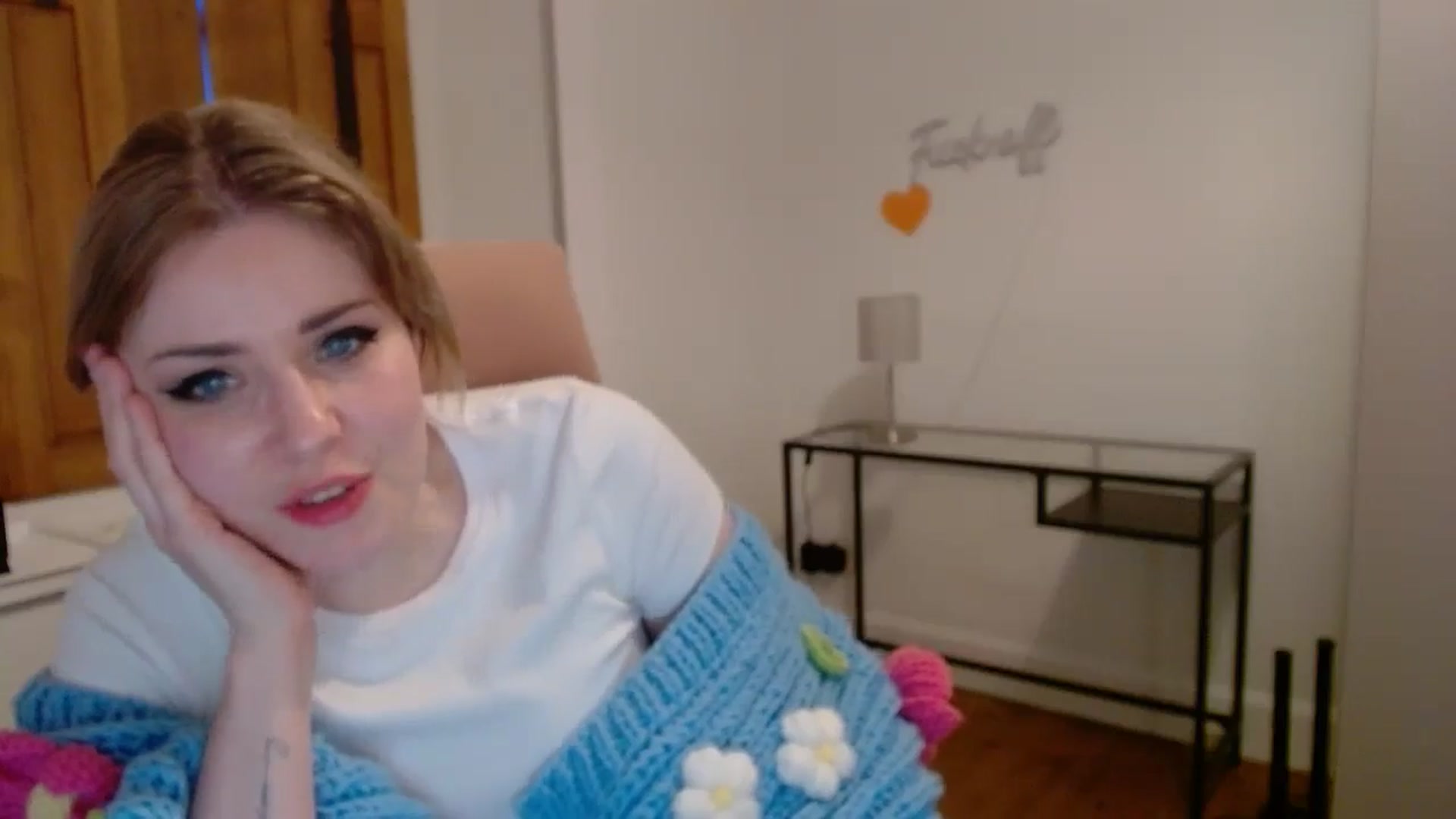 Gallery image thumbnail from Larah_Sky's myfreecams stream on, 06/18/2024, 22:02 image 9 of 20
