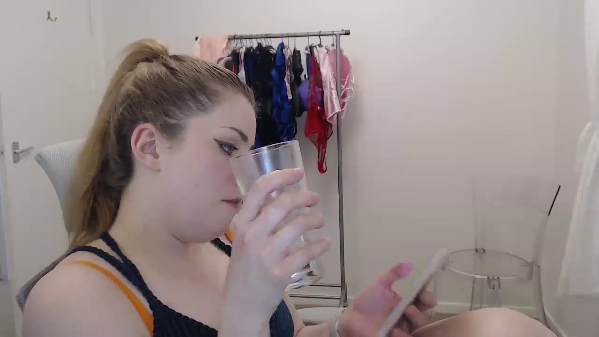 Gallery image thumbnail from Larah_Sky's myfreecams stream on, 06/19/2024, 23:53 image 8 of 20