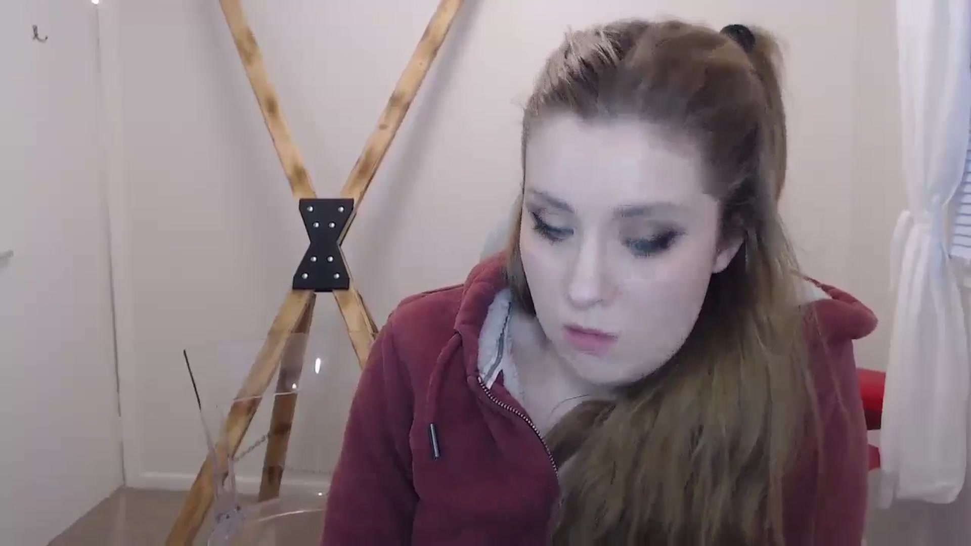 Gallery image thumbnail from Larah_Sky's myfreecams stream on, 06/20/2024, 21:39 image 16 of 20