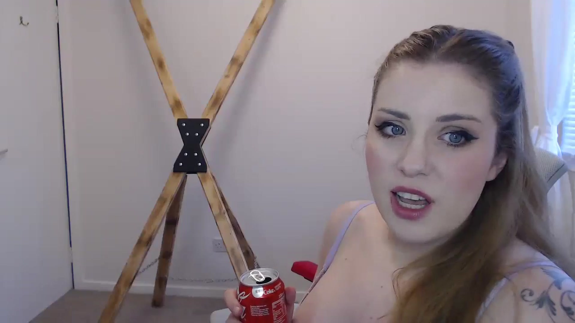 Gallery image thumbnail from Larah_Sky's myfreecams stream on, 06/20/2024, 21:39 image 2 of 20
