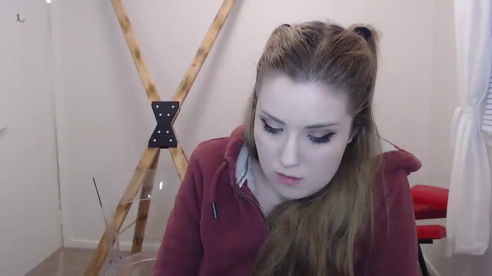 Gallery image thumbnail from Larah_Sky's myfreecams stream on, 06/20/2024, 21:39 image 17 of 20