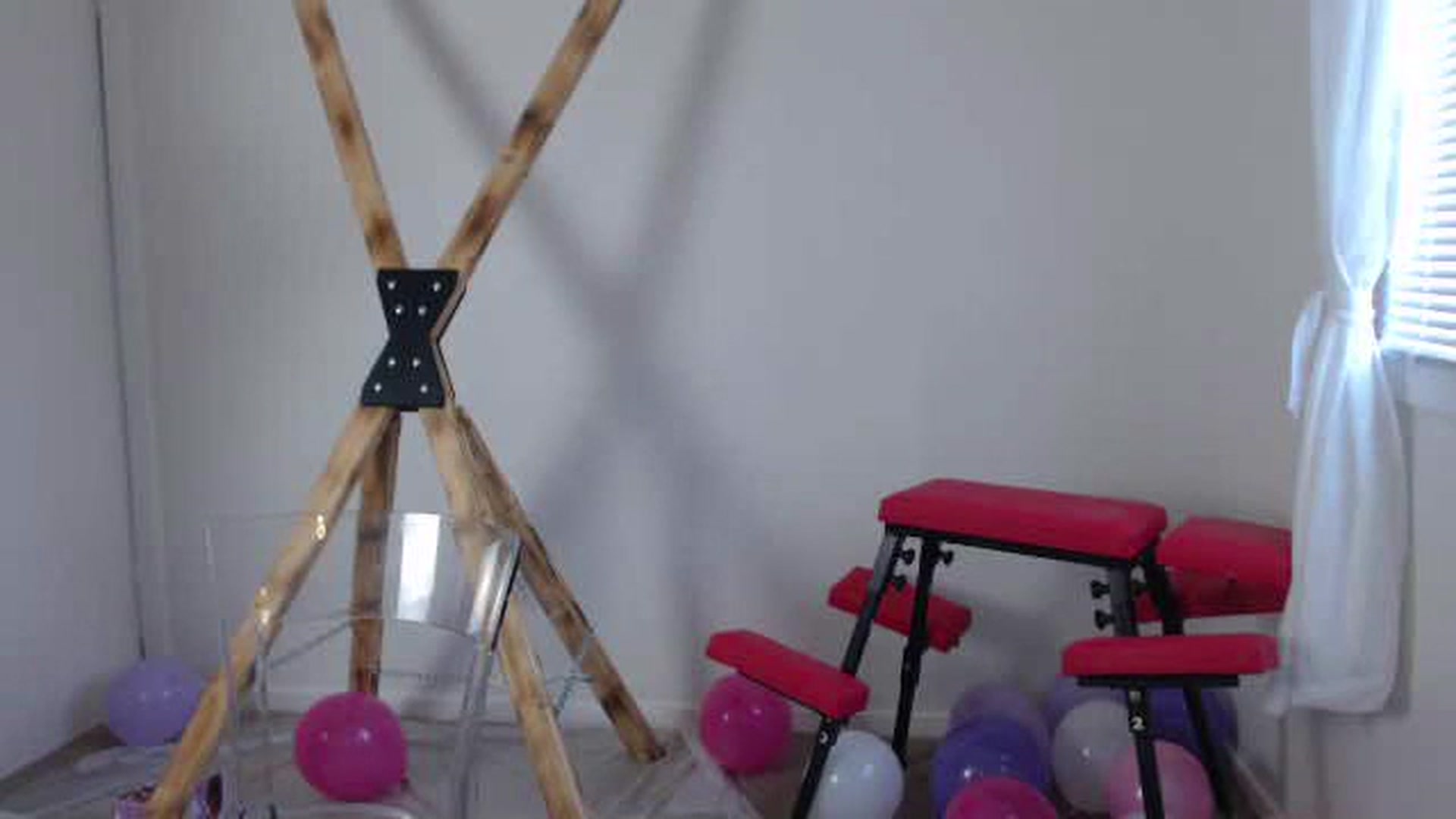 Gallery image thumbnail from Larah_Sky's myfreecams stream on, 06/22/2024, 14:02 image 19 of 20