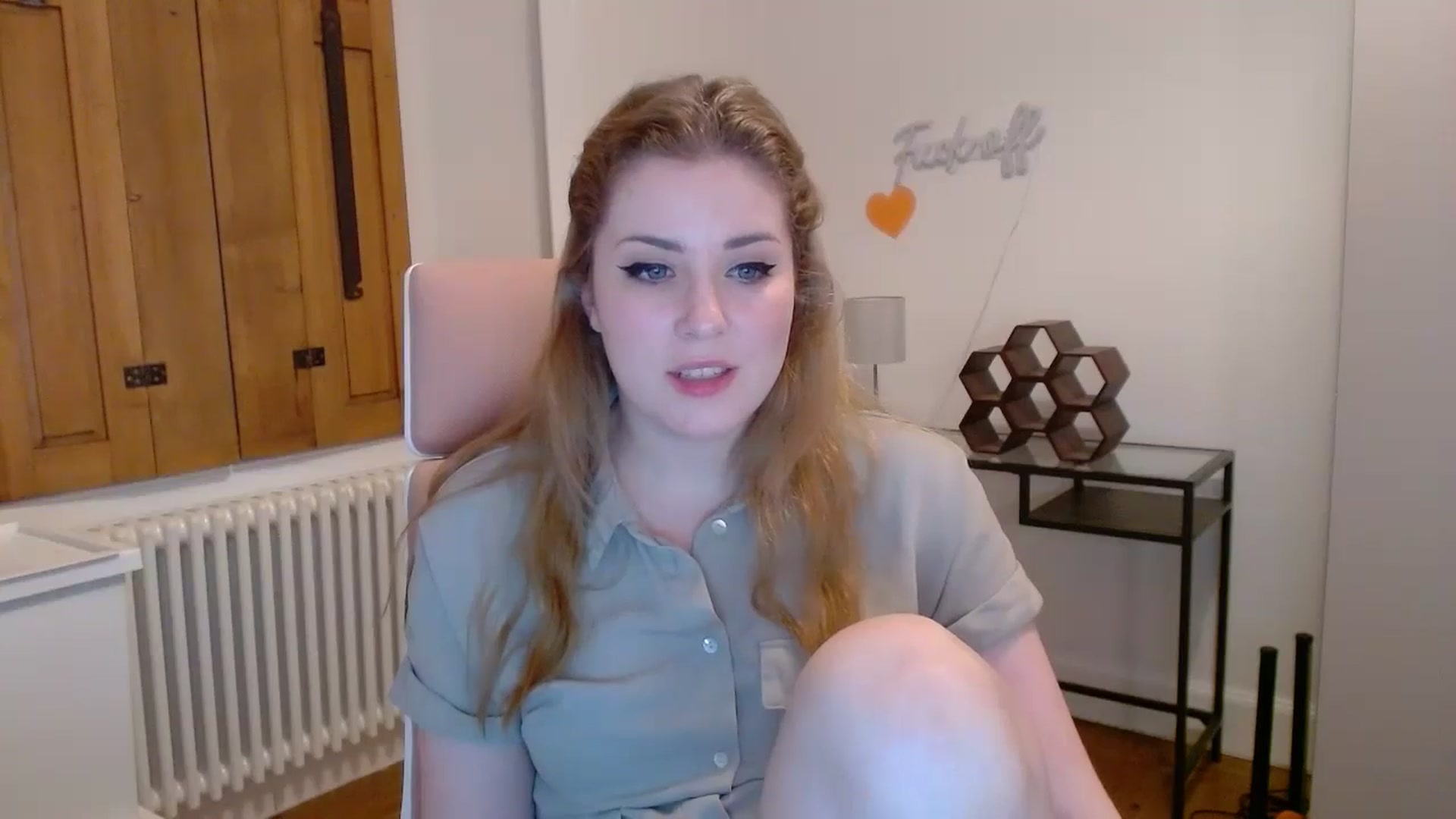 Gallery image thumbnail from Larah_Sky's myfreecams stream on, 06/26/2024, 22:52 image 13 of 20