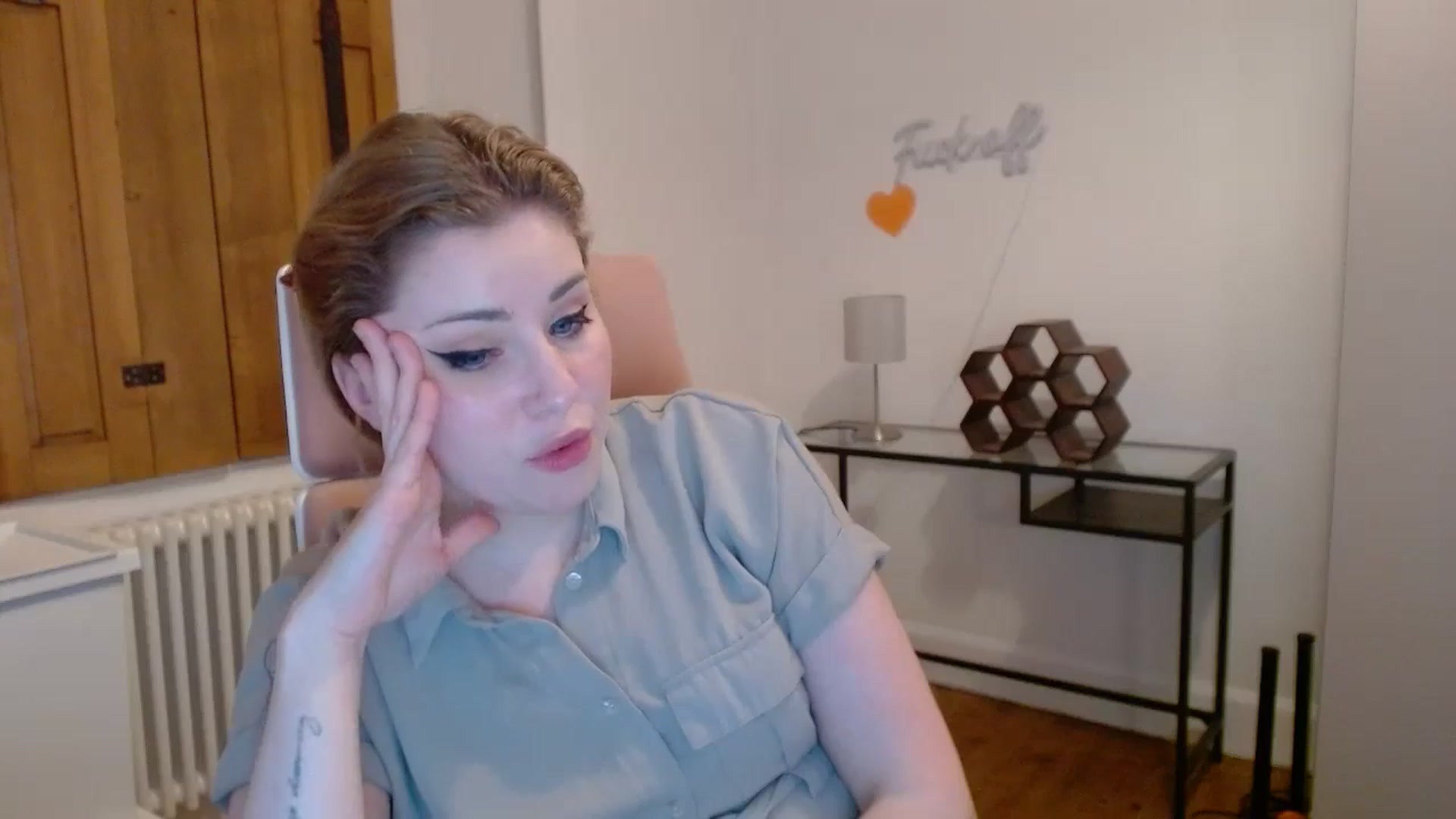 Gallery image thumbnail from Larah_Sky's myfreecams stream on, 06/26/2024, 22:52 image 17 of 20