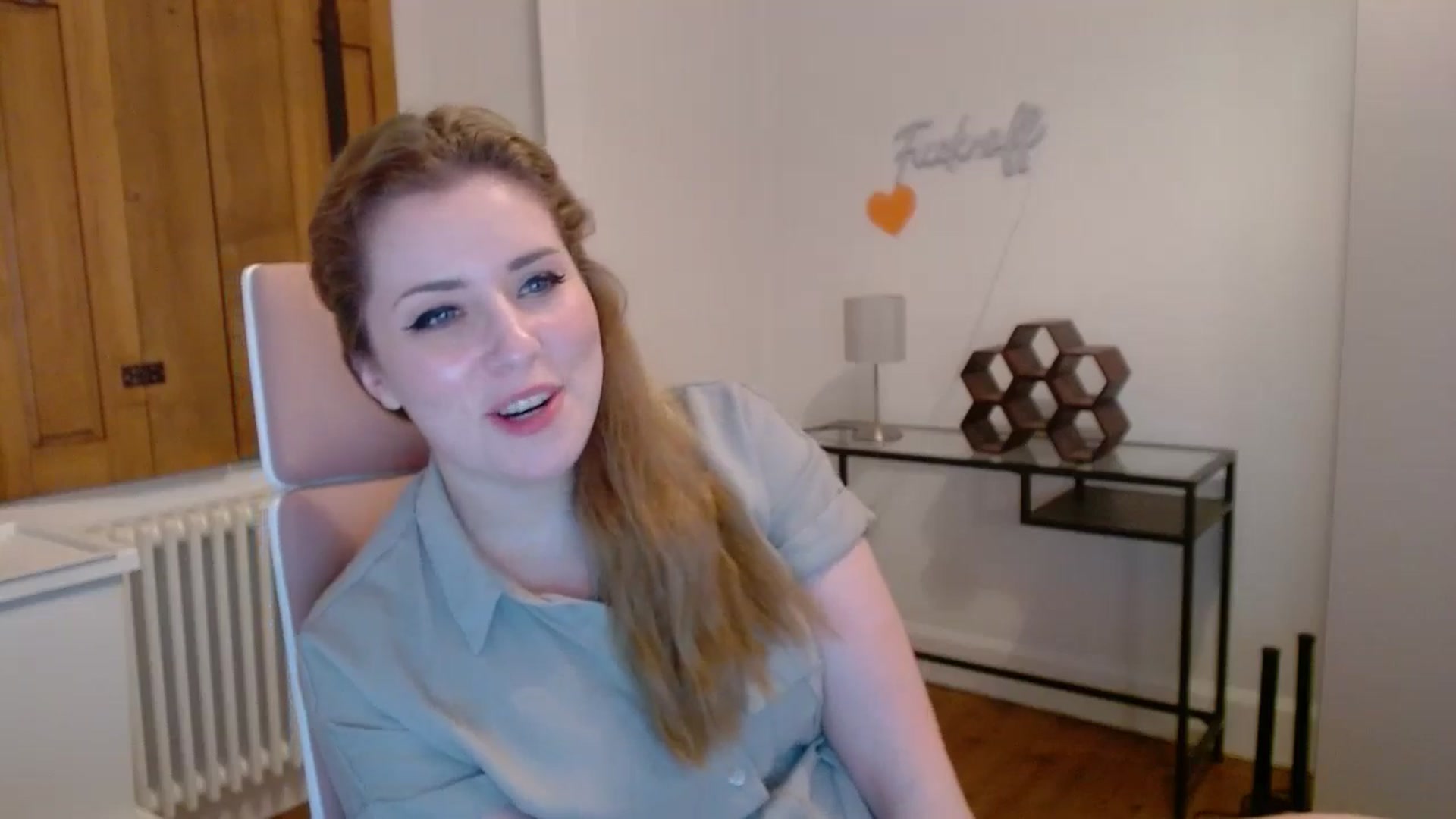 Gallery image thumbnail from Larah_Sky's myfreecams stream on, 06/26/2024, 22:52 image 15 of 20