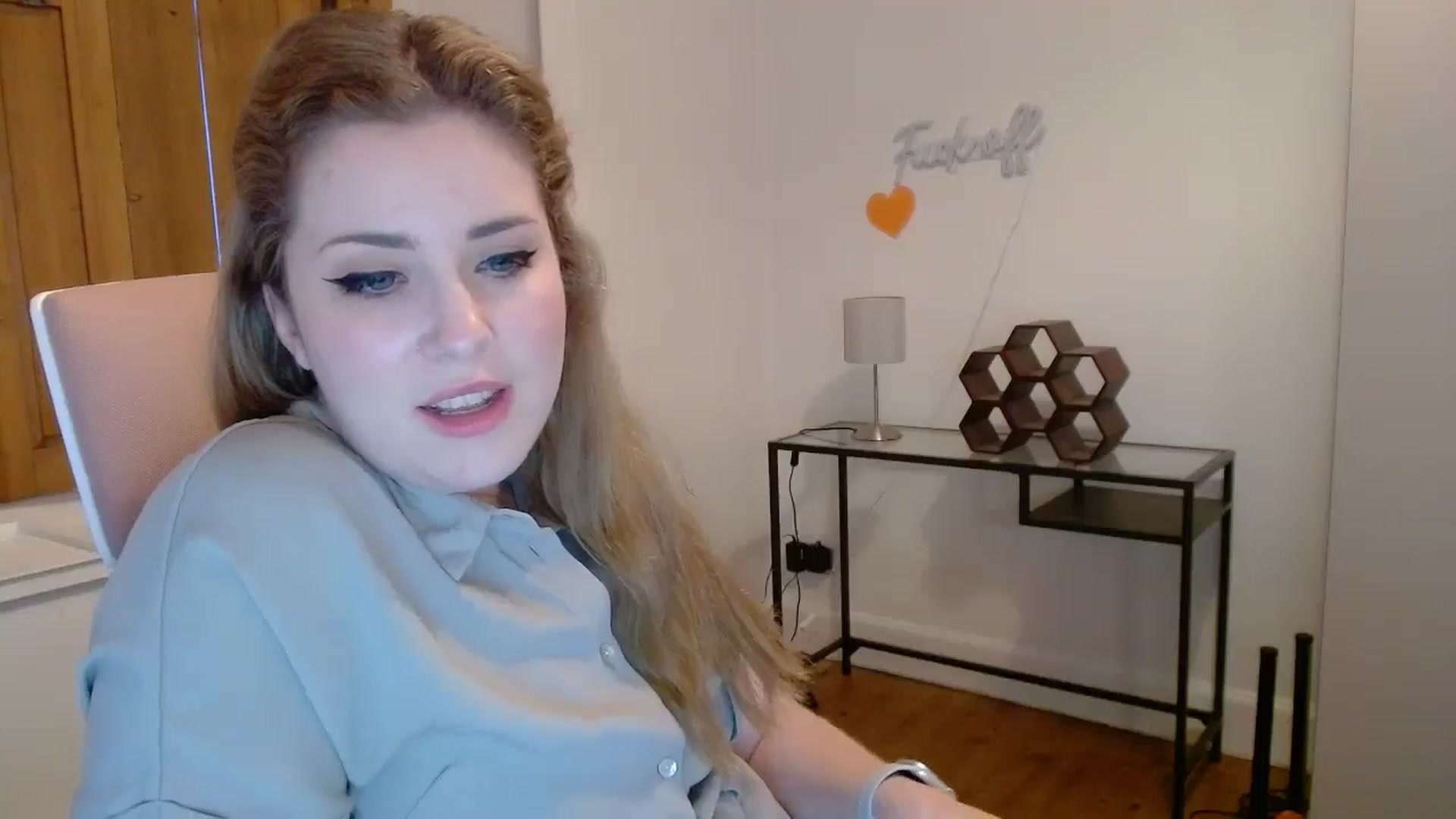 Gallery image thumbnail from Larah_Sky's myfreecams stream on, 06/26/2024, 22:52 image 4 of 20