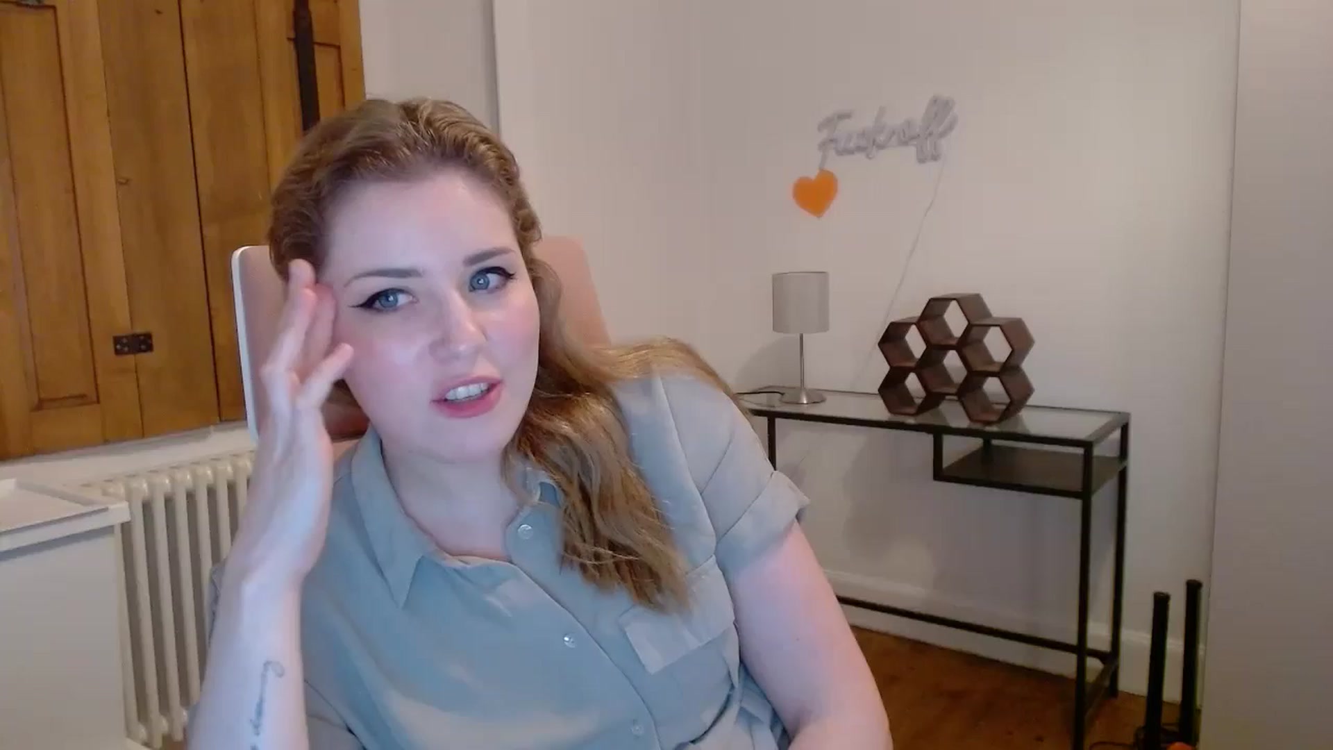 Gallery image thumbnail from Larah_Sky's myfreecams stream on, 06/26/2024, 22:52 image 16 of 20