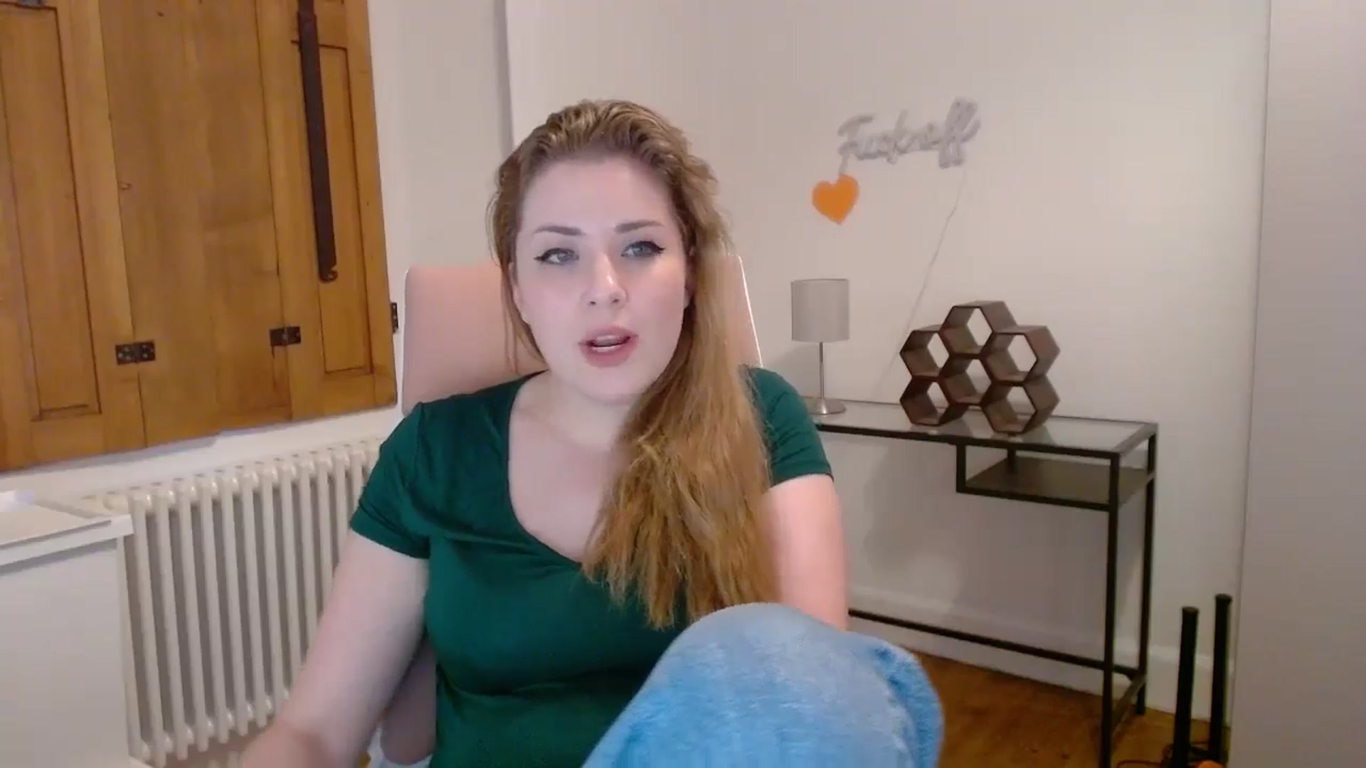 Gallery image thumbnail from Larah_Sky's myfreecams stream on, 06/27/2024, 22:33 image 3 of 20