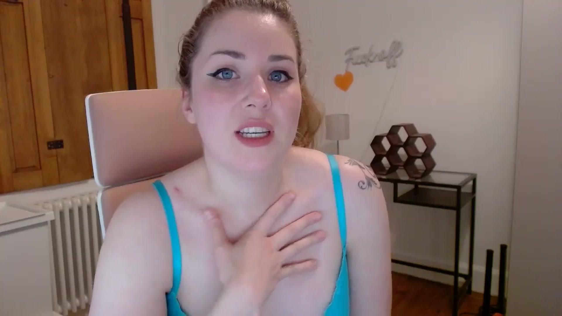 Gallery image thumbnail from Larah_Sky's myfreecams stream on, 06/27/2024, 22:33 image 20 of 20