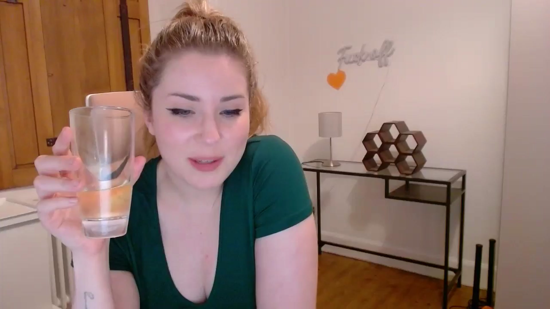Gallery image thumbnail from Larah_Sky's myfreecams stream on, 06/27/2024, 22:33 image 13 of 20