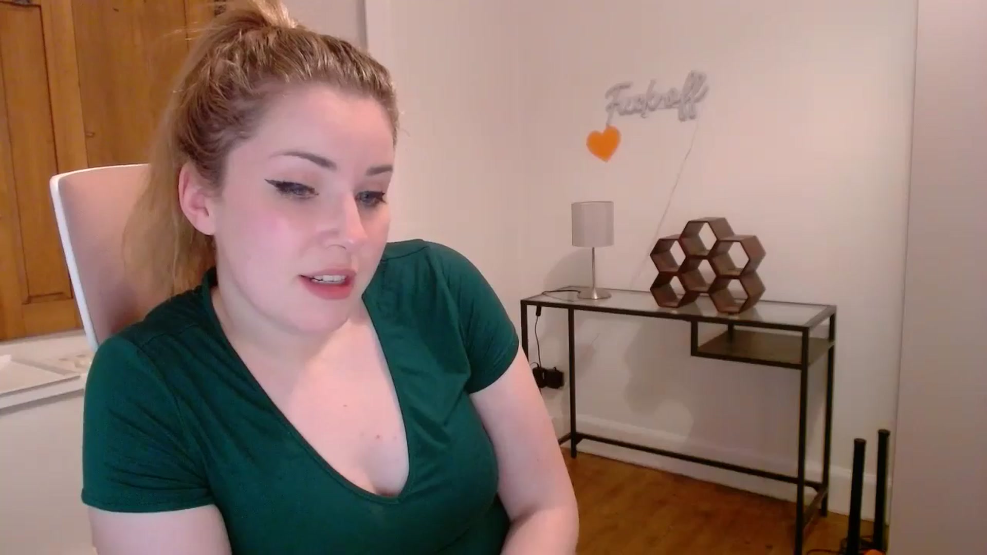 Gallery image thumbnail from Larah_Sky's myfreecams stream on, 06/27/2024, 22:33 image 9 of 20