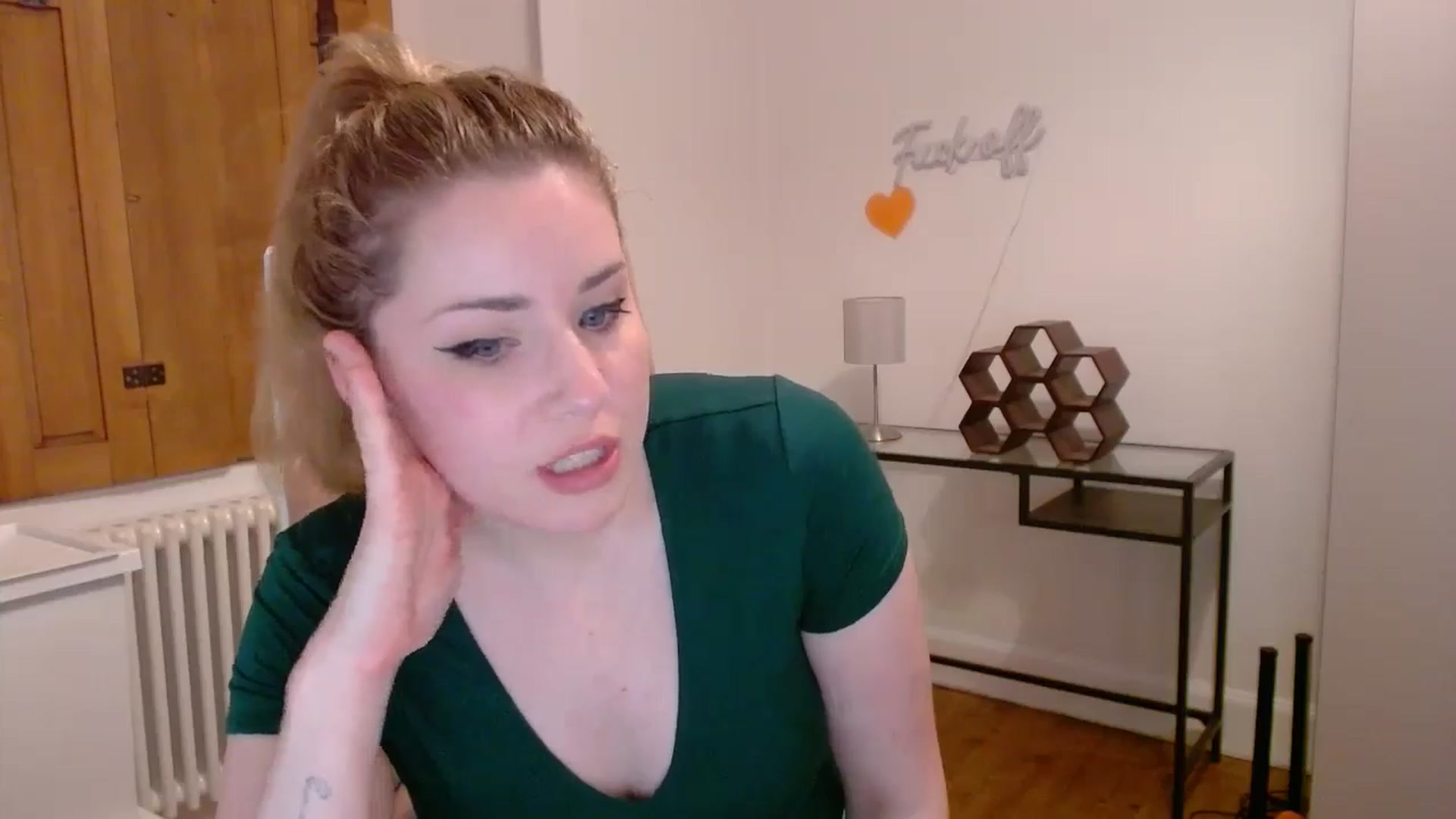 Gallery image thumbnail from Larah_Sky's myfreecams stream on, 06/27/2024, 22:33 image 12 of 20