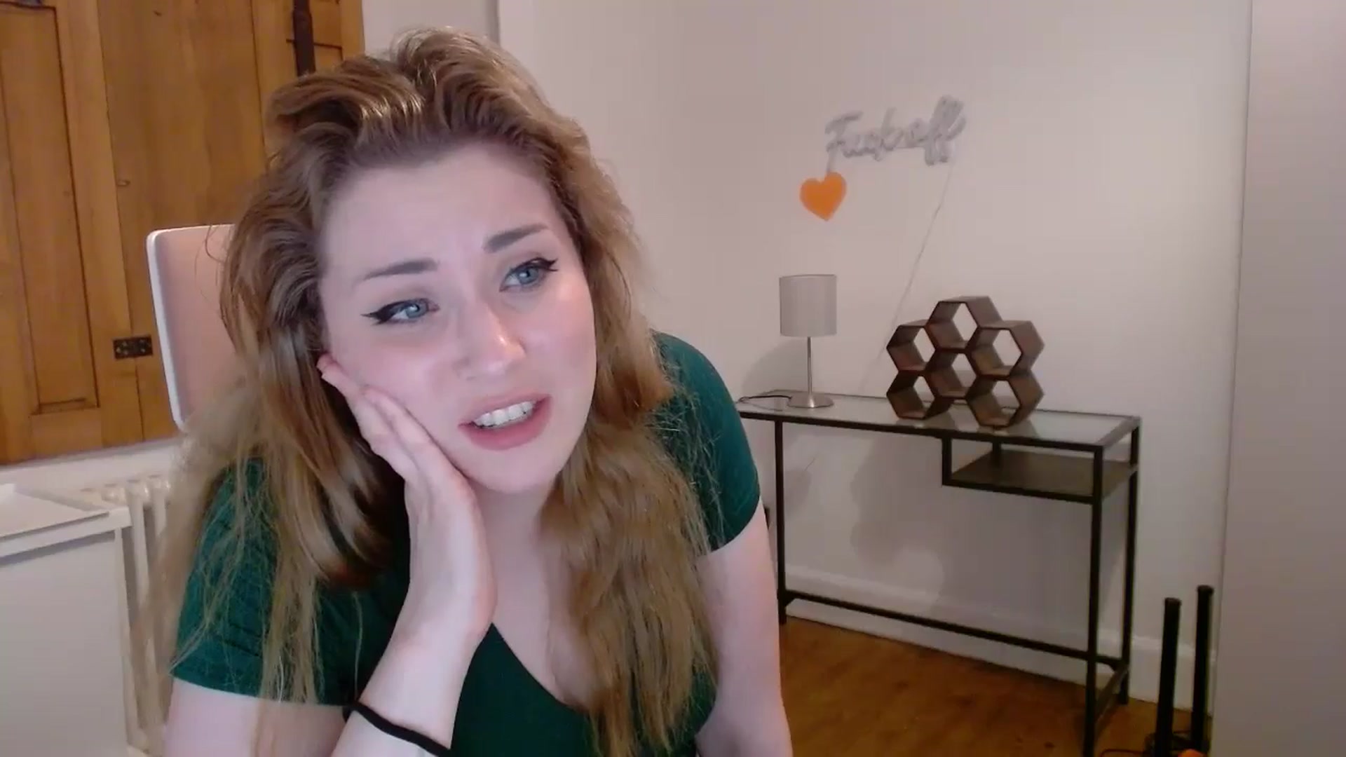 Gallery image thumbnail from Larah_Sky's myfreecams stream on, 06/27/2024, 22:33 image 6 of 20