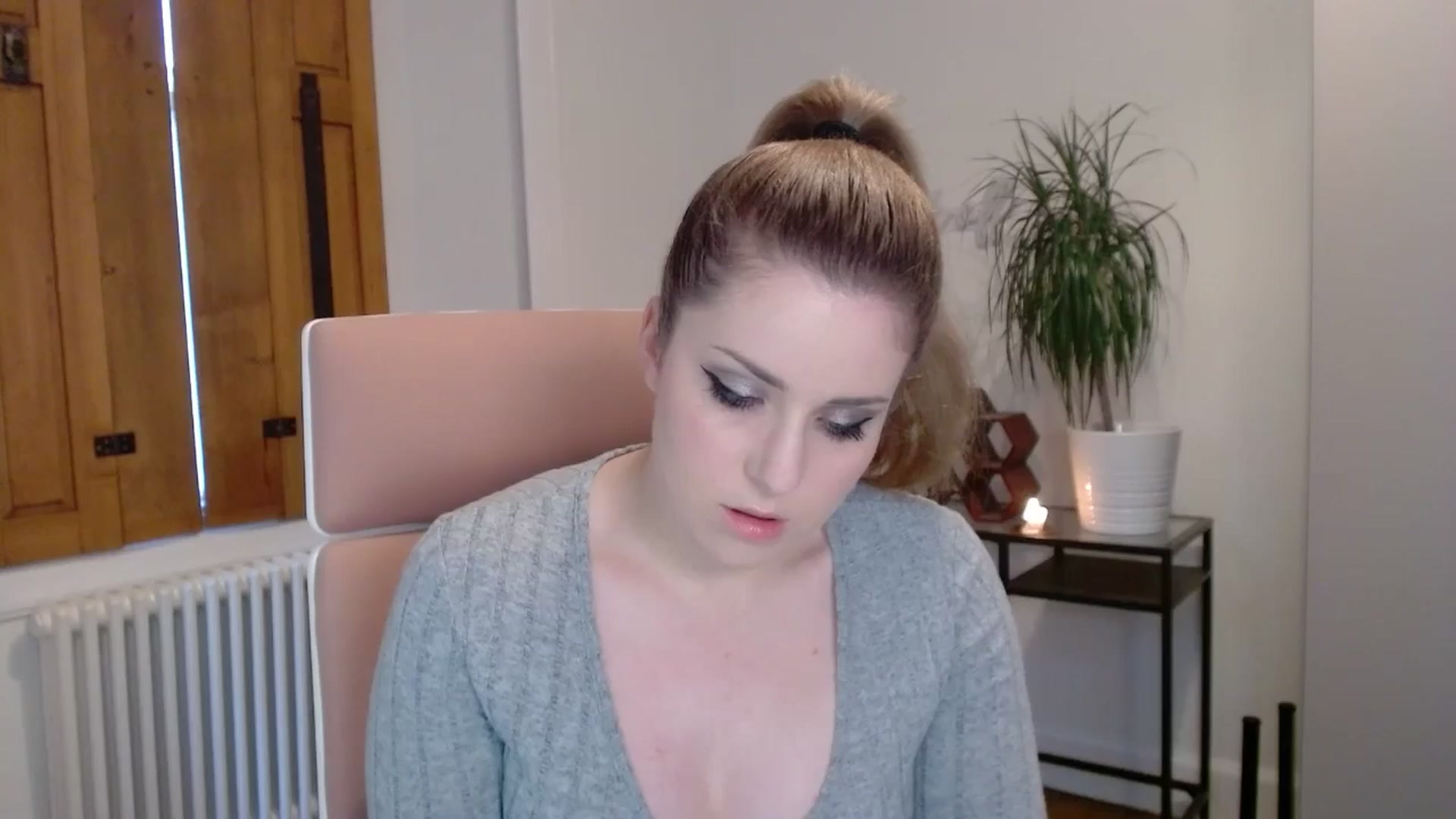 Gallery image thumbnail from Larah_Sky's myfreecams stream on, 07/16/2024, 21:43 image 7 of 20