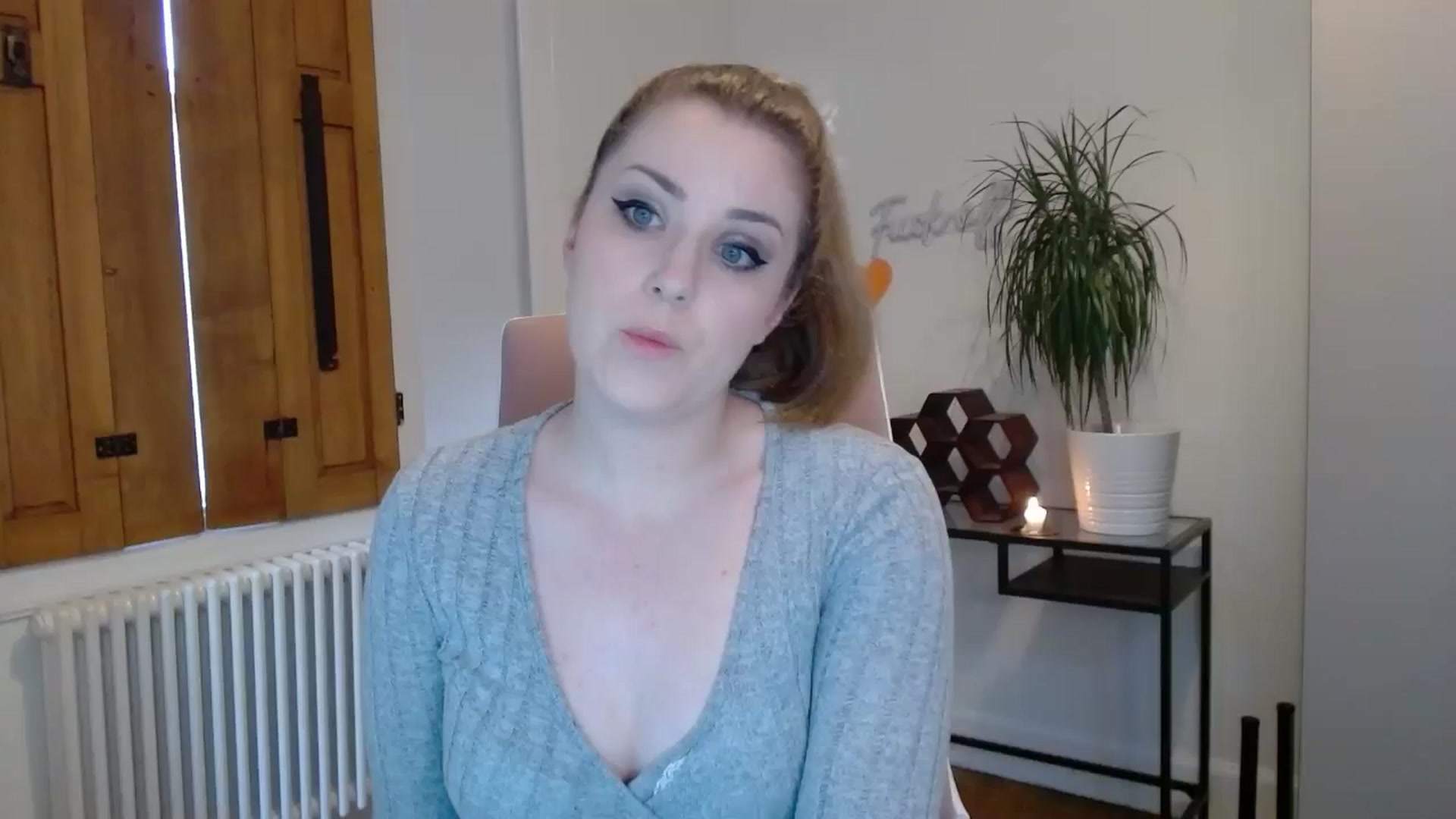 Gallery image thumbnail from Larah_Sky's myfreecams stream on, 07/16/2024, 21:43 image 1 of 20