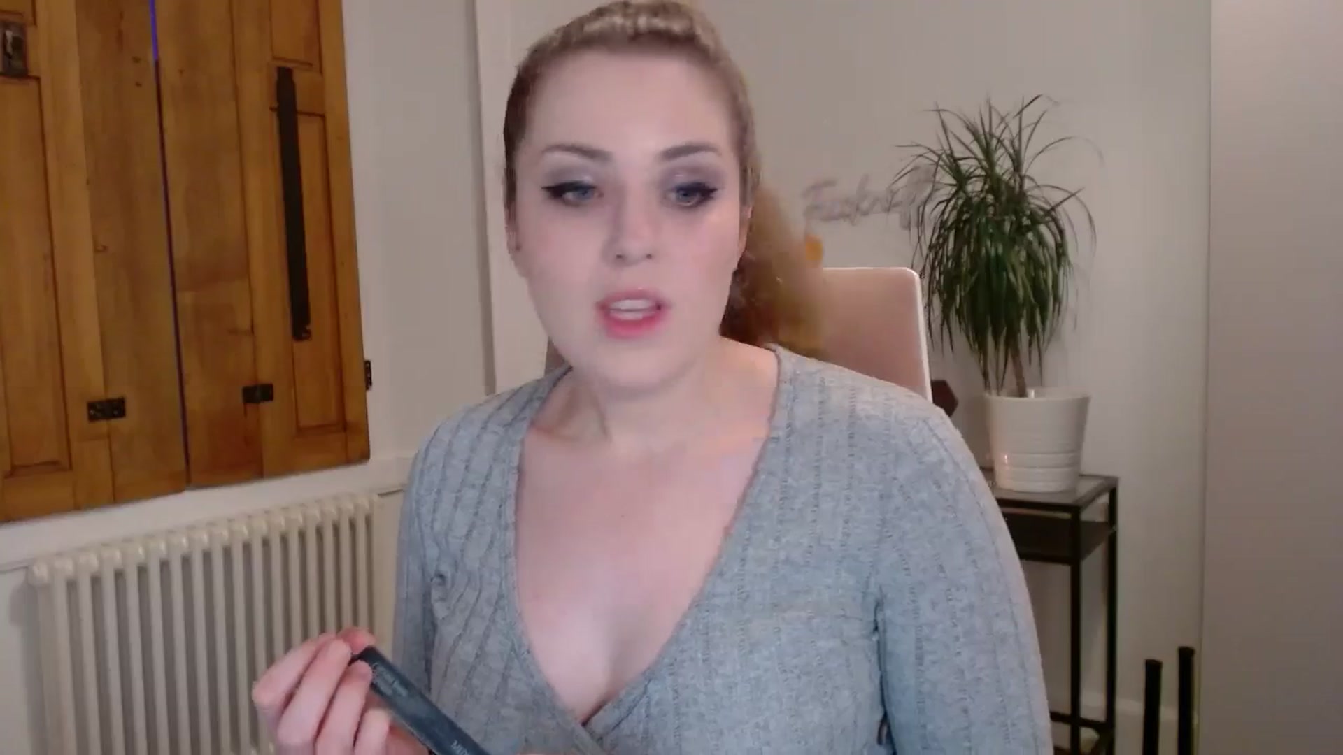Gallery image thumbnail from Larah_Sky's myfreecams stream on, 07/16/2024, 21:43 image 19 of 20