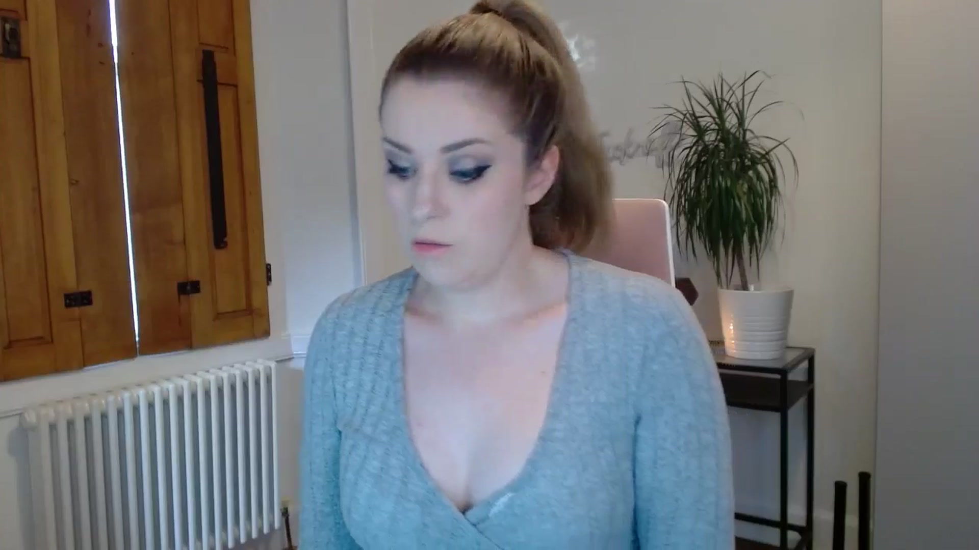 Gallery image thumbnail from Larah_Sky's myfreecams stream on, 07/16/2024, 21:43 image 2 of 20