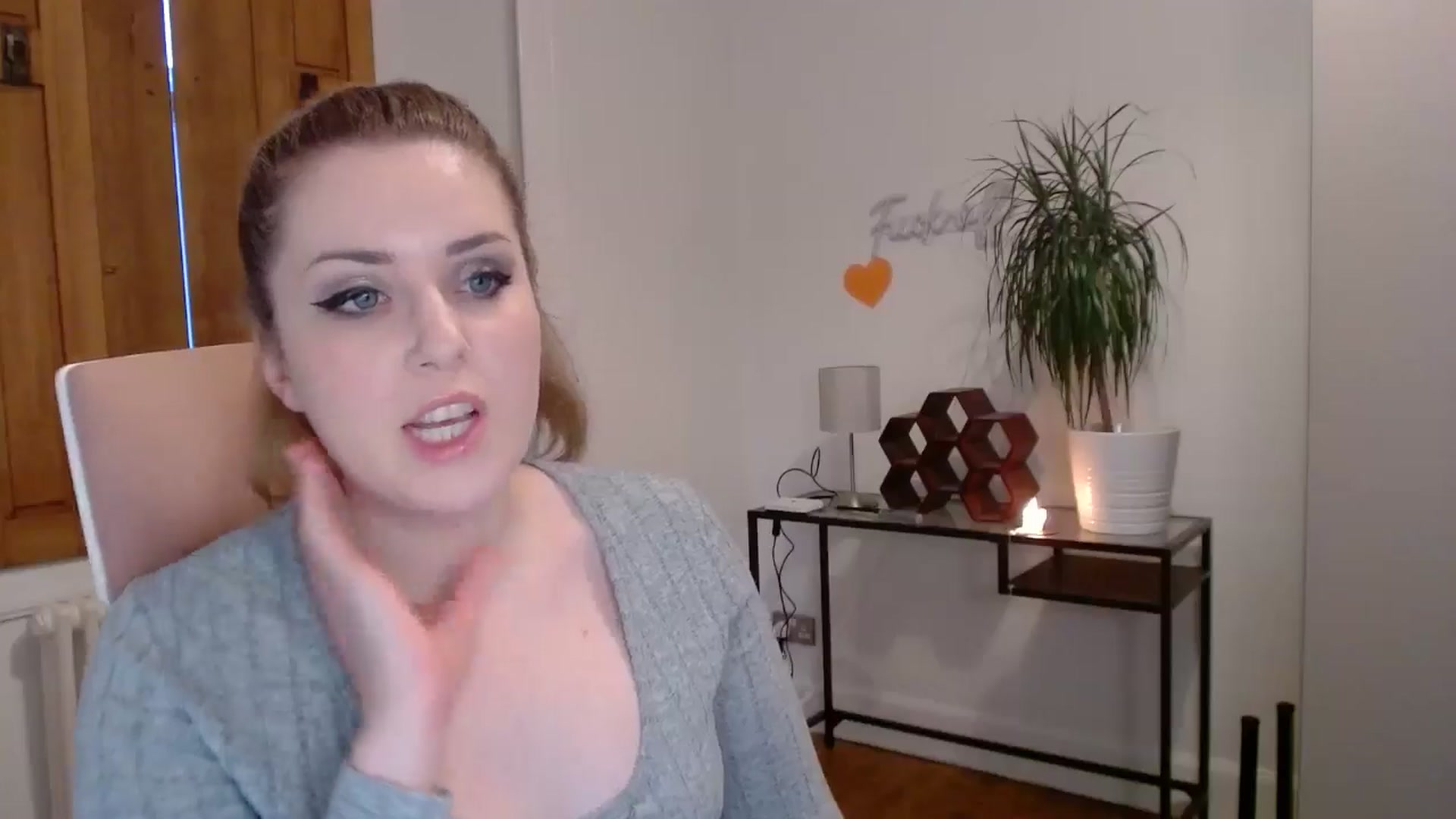 Gallery image thumbnail from Larah_Sky's myfreecams stream on, 07/16/2024, 21:43 image 12 of 20