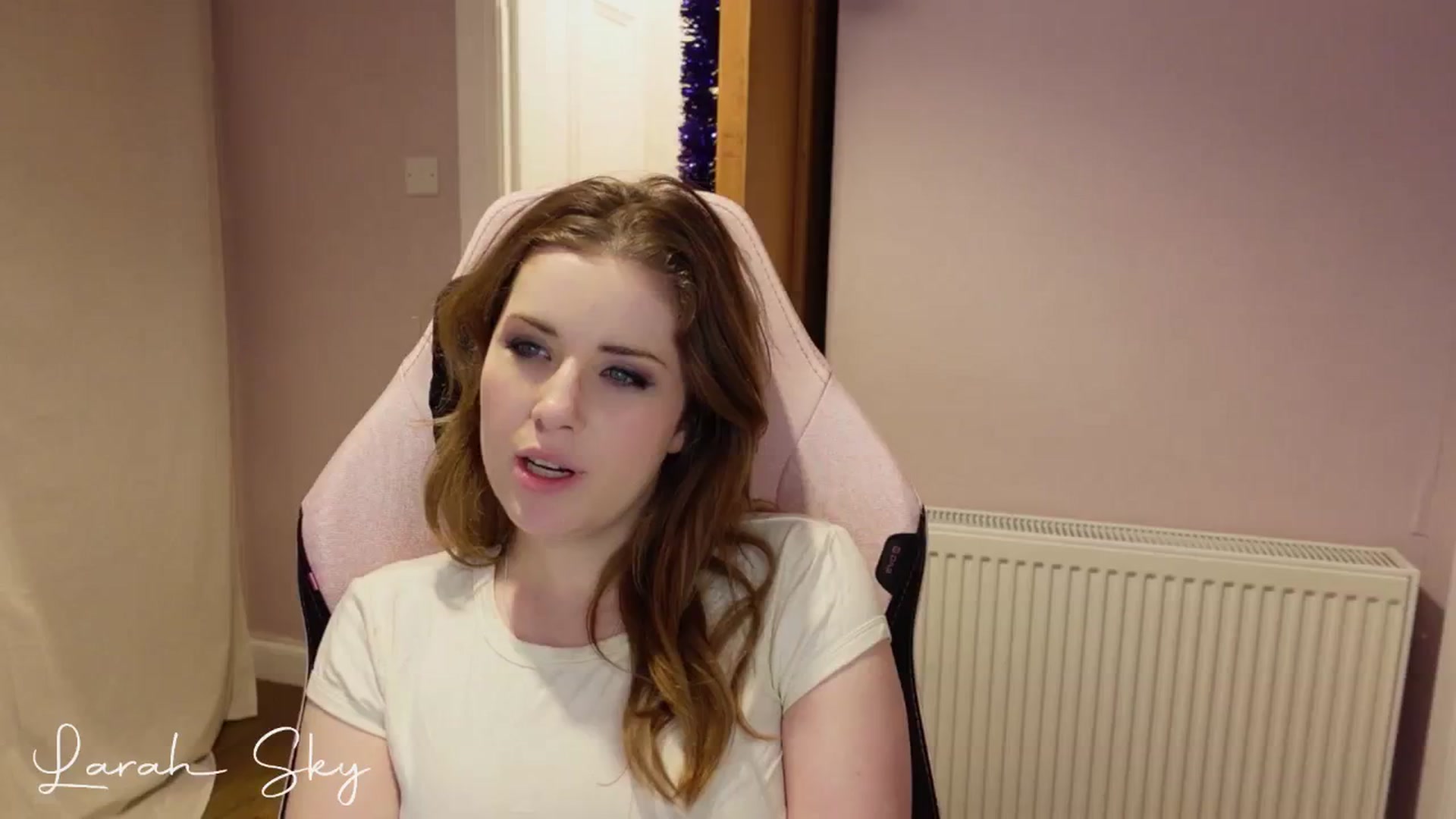 Gallery image thumbnail from Larah_Sky's myfreecams stream on, 12/24/2024, 22:46 image 2 of 20