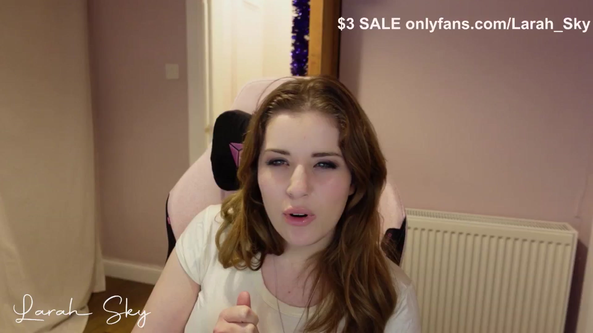 Gallery image thumbnail from Larah_Sky's myfreecams stream on, 12/24/2024, 22:46 image 12 of 20