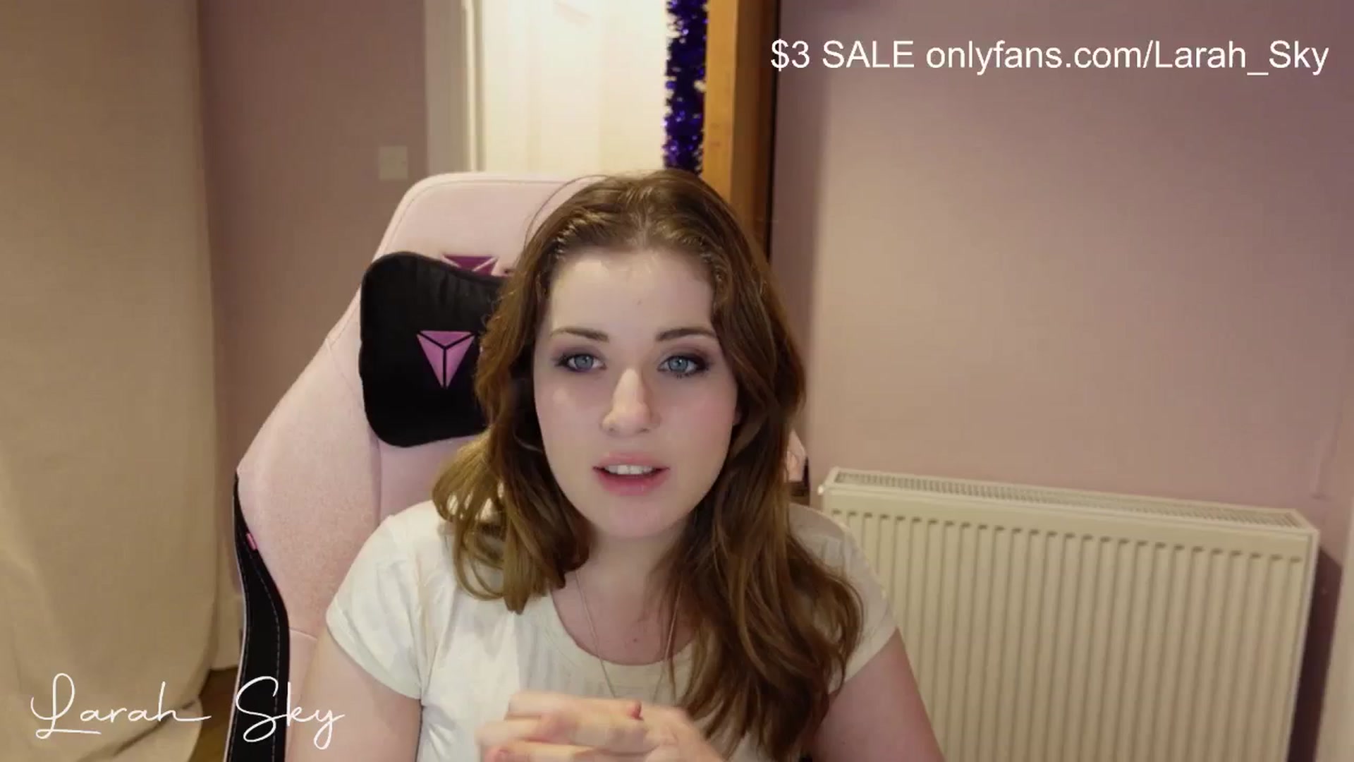 Gallery image thumbnail from Larah_Sky's myfreecams stream on, 12/24/2024, 22:46 image 11 of 20