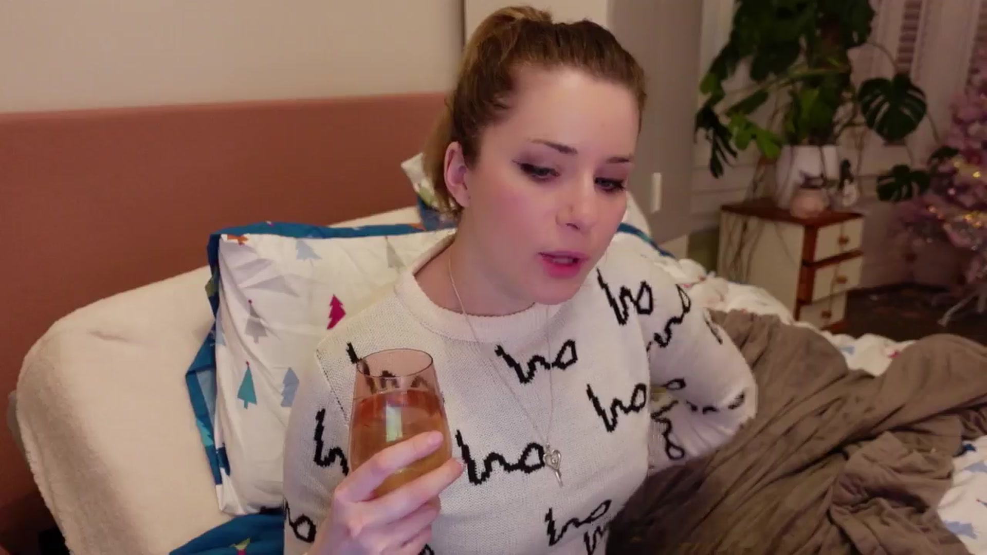 Gallery image thumbnail from Larah_Sky's myfreecams stream on, 12/25/2024, 20:46 image 20 of 20
