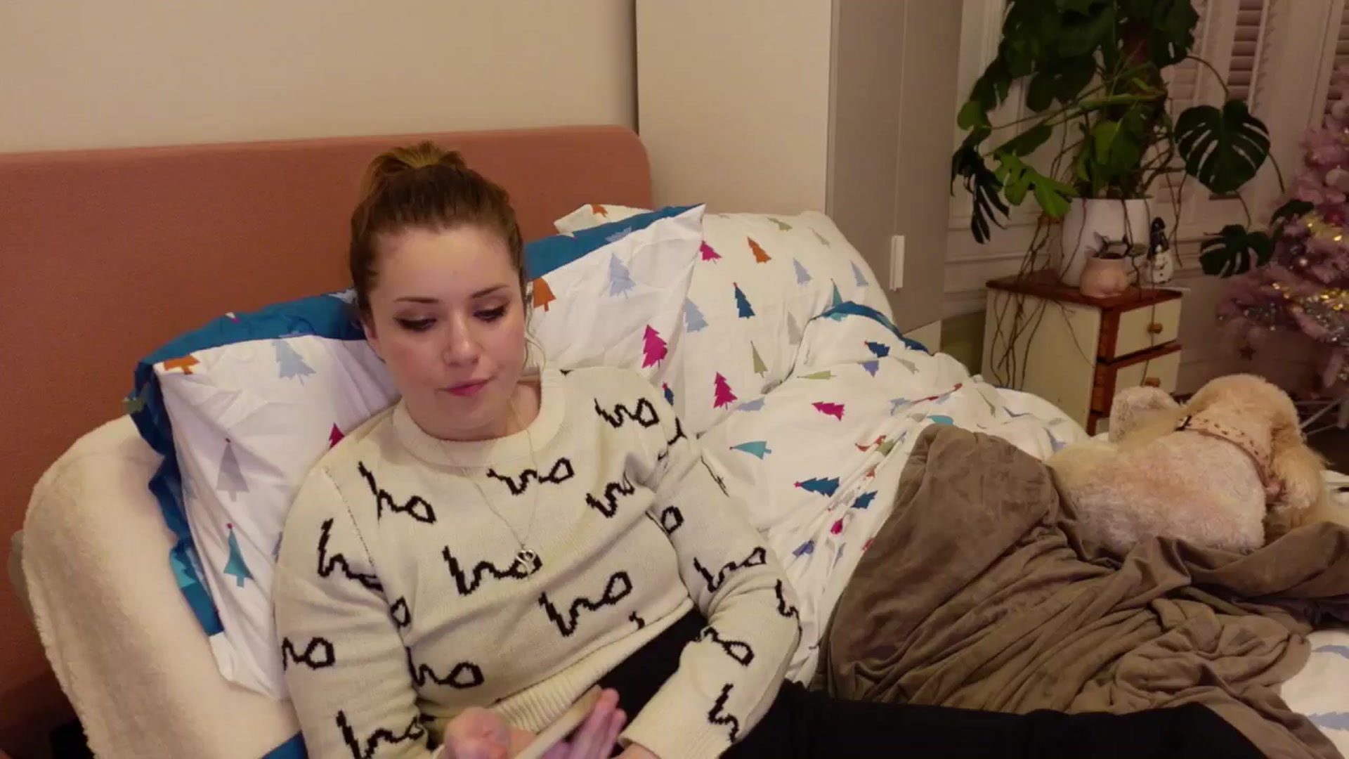 Gallery image thumbnail from Larah_Sky's myfreecams stream on, 12/25/2024, 21:20 image 4 of 20