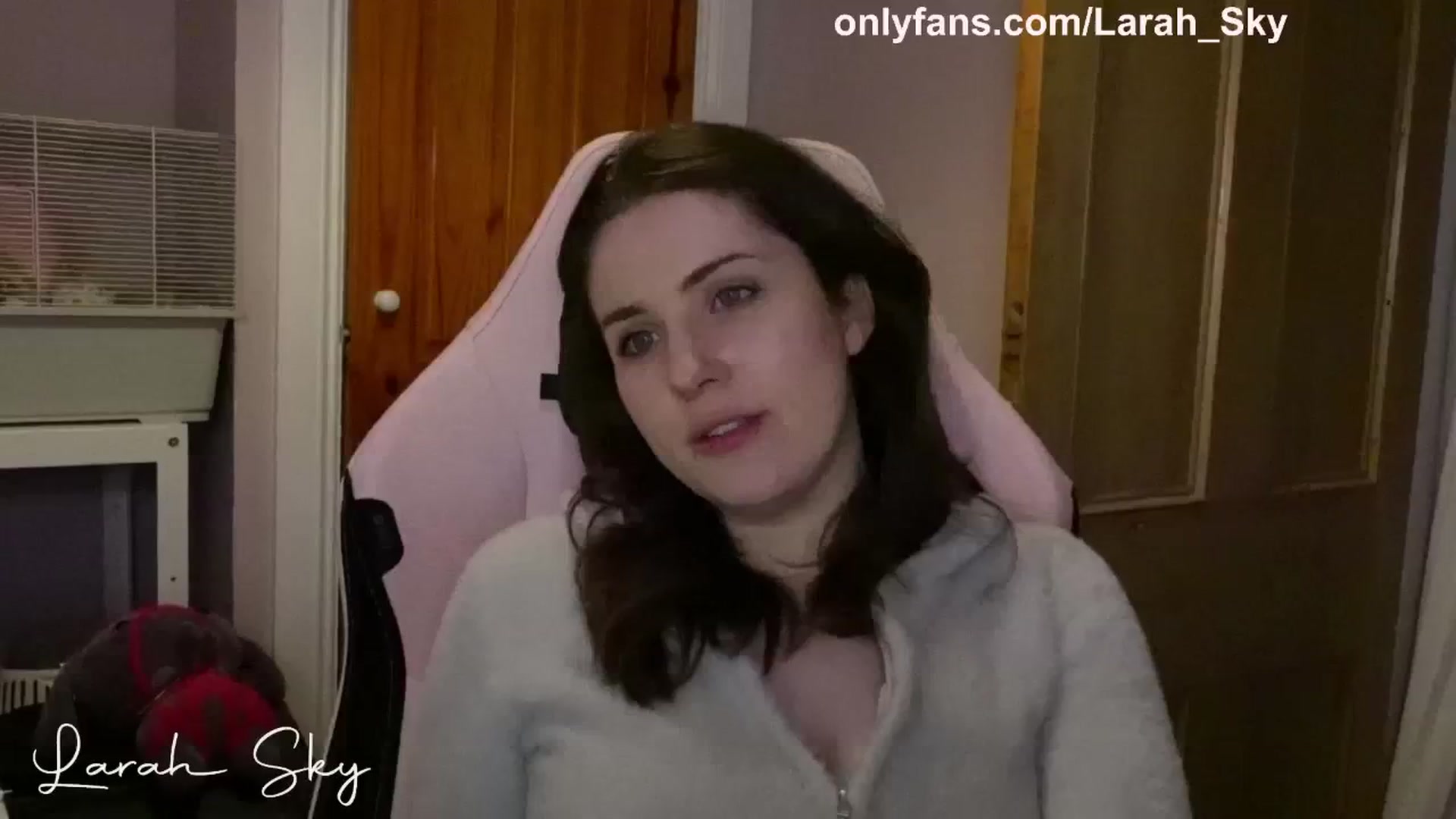 Gallery image thumbnail from Larah_Sky's myfreecams stream on, 02/24/2025, 22:53 image 19 of 20