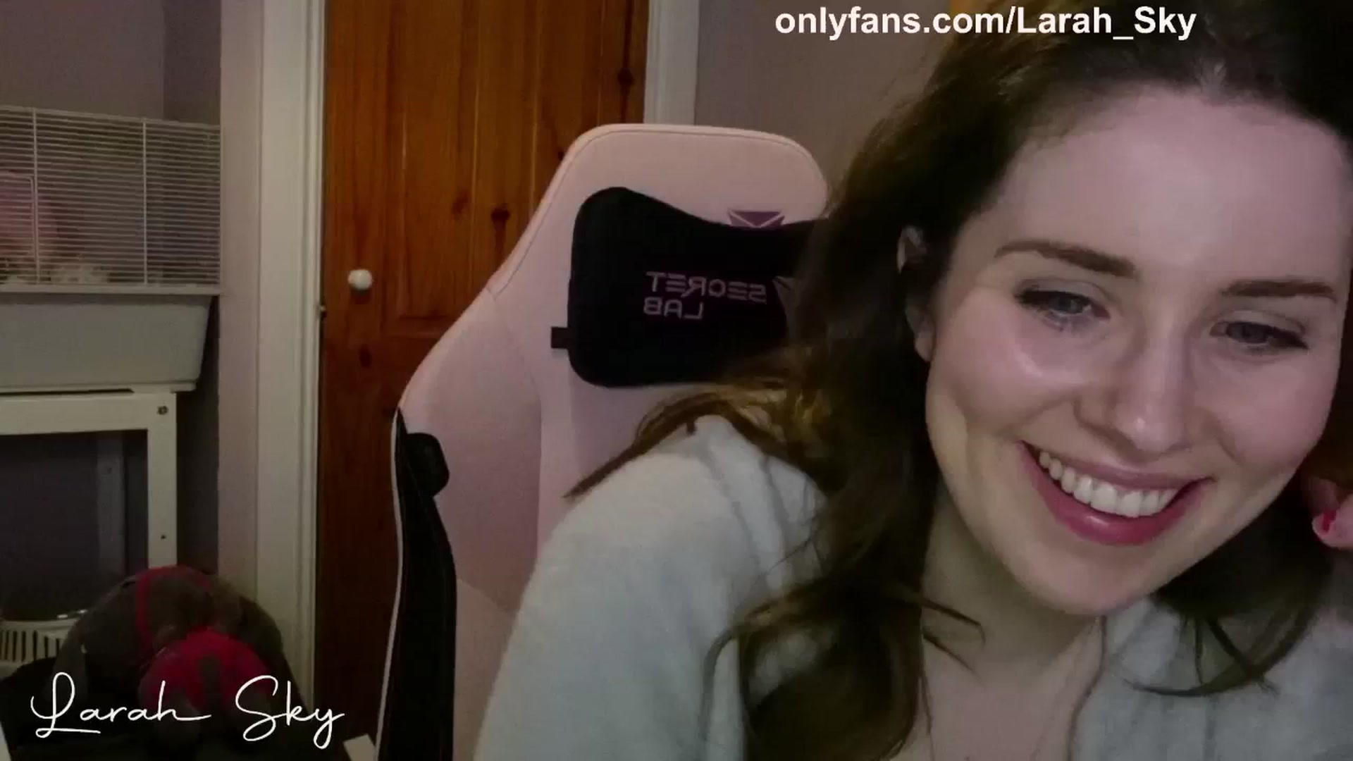 Gallery image thumbnail from Larah_Sky's myfreecams stream on, 02/24/2025, 22:53 image 12 of 20