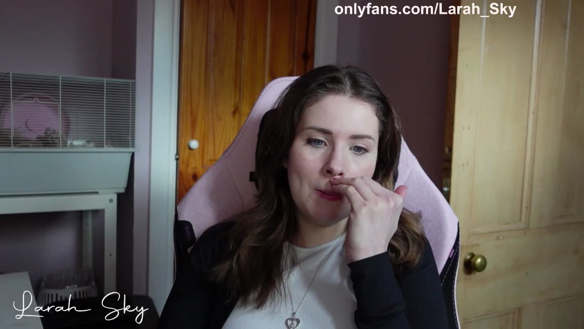Gallery image thumbnail from Larah_Sky's myfreecams stream on, 03/02/2025, 16:35 image 2 of 20